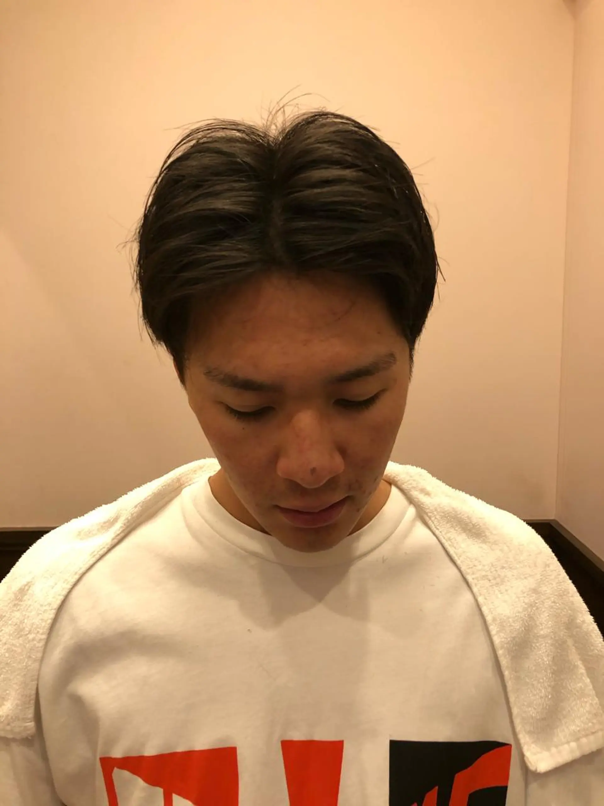 ミディアム メンズ センターパート カット指名No1漆原 聡のヘアスタイル