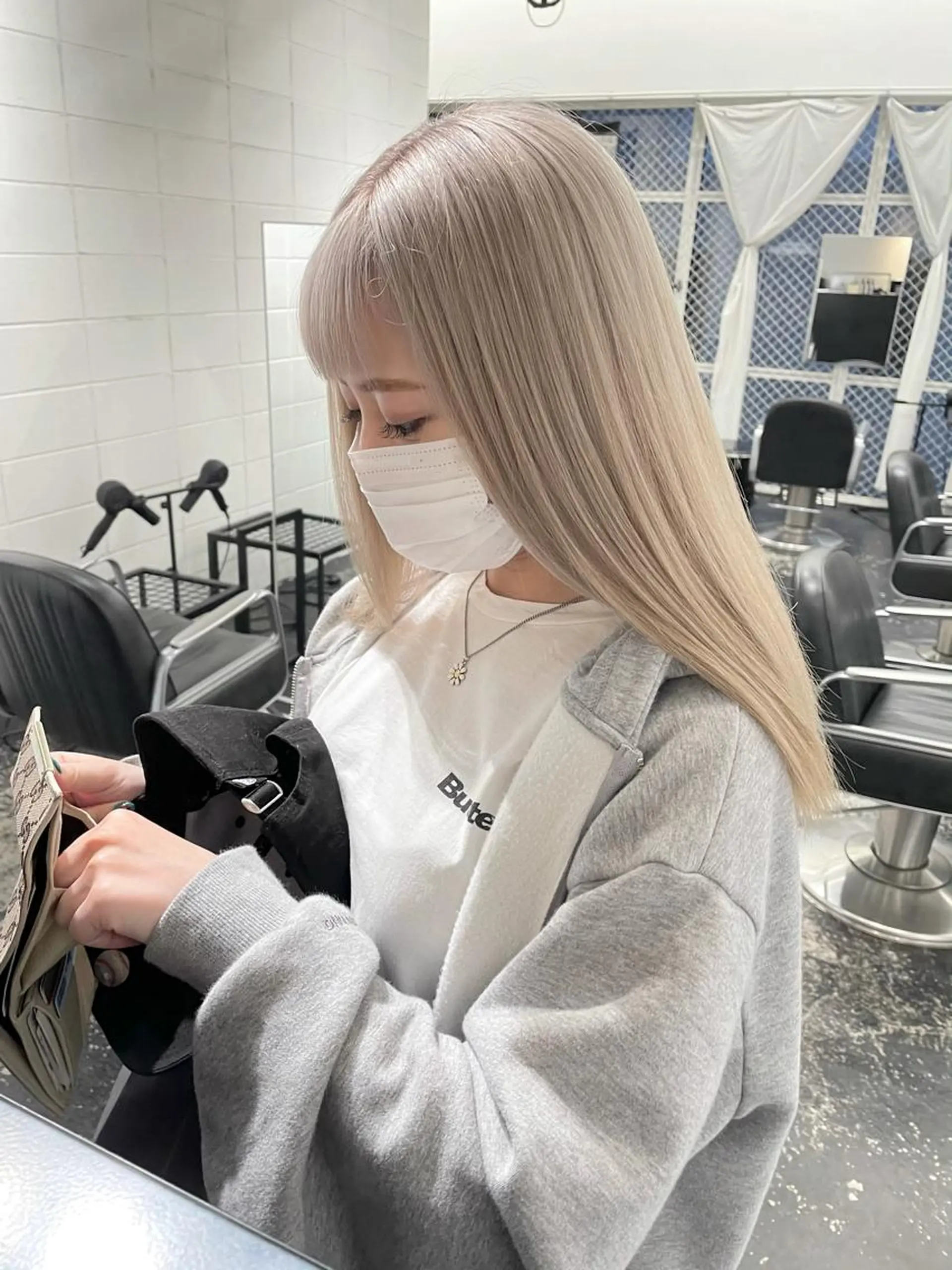 ロング カラー ヘアアレンジ ブリーチ ブロンド ホワイトブロンド カット ヘアカラー トリートメント 艶ハイトーン/ヘア アレンジAYAKAのヘアスタイル