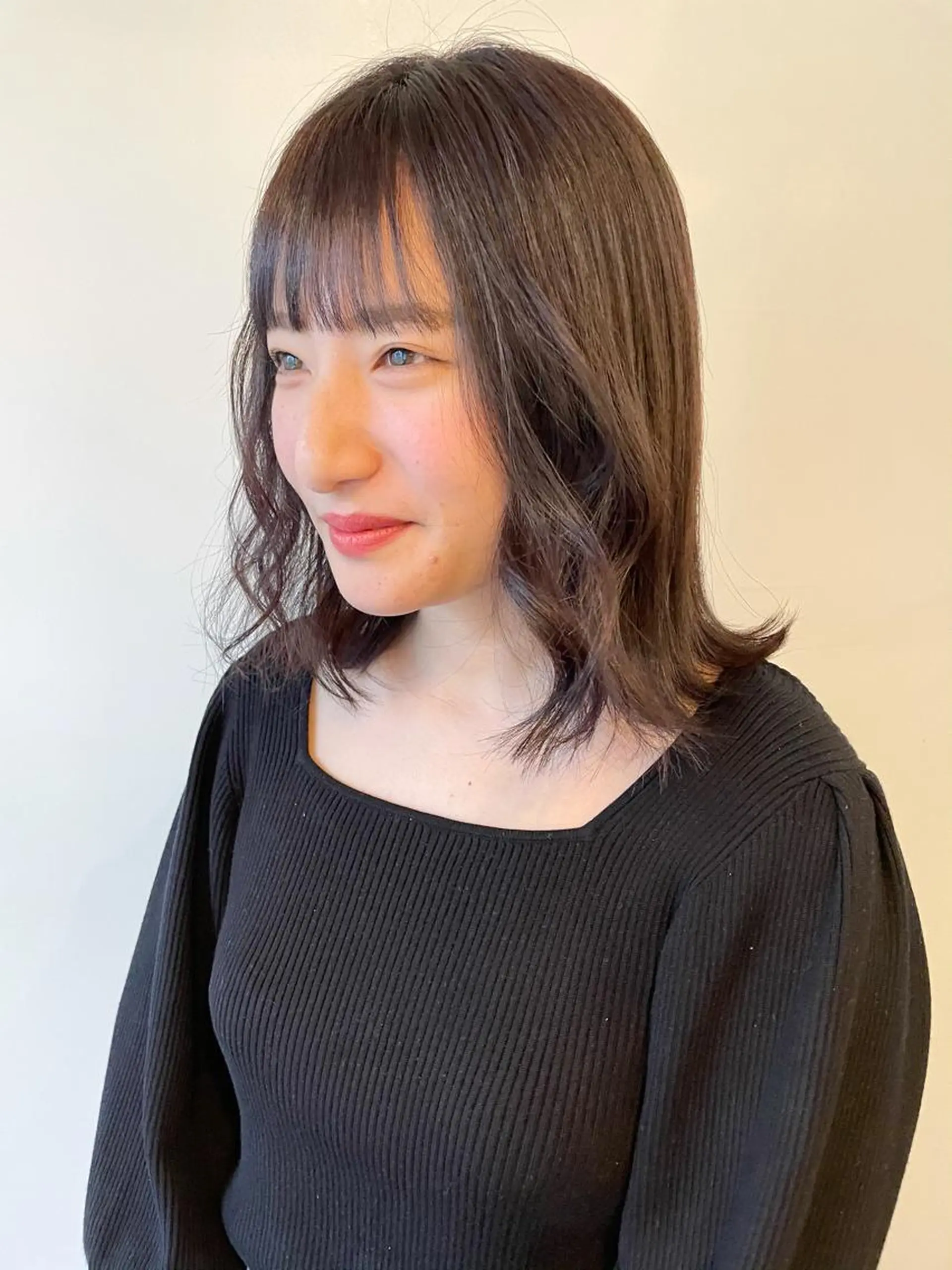 ミディアム カラー 安藤 佑衣のヘアスタイル