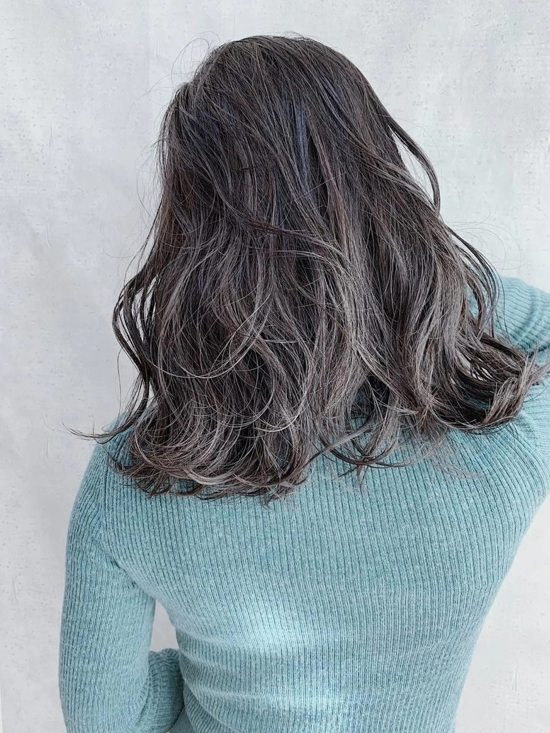 ミディアム カラー MOU namba ムウナンバのヘアスタイル