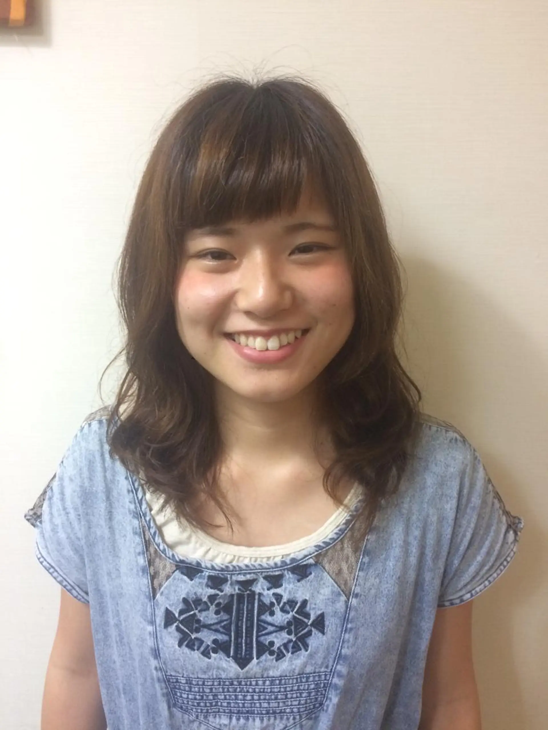 ミディアム セミロング パーマ ミディアムパーマ セミロングパーマ 三橋 和希のヘアスタイル