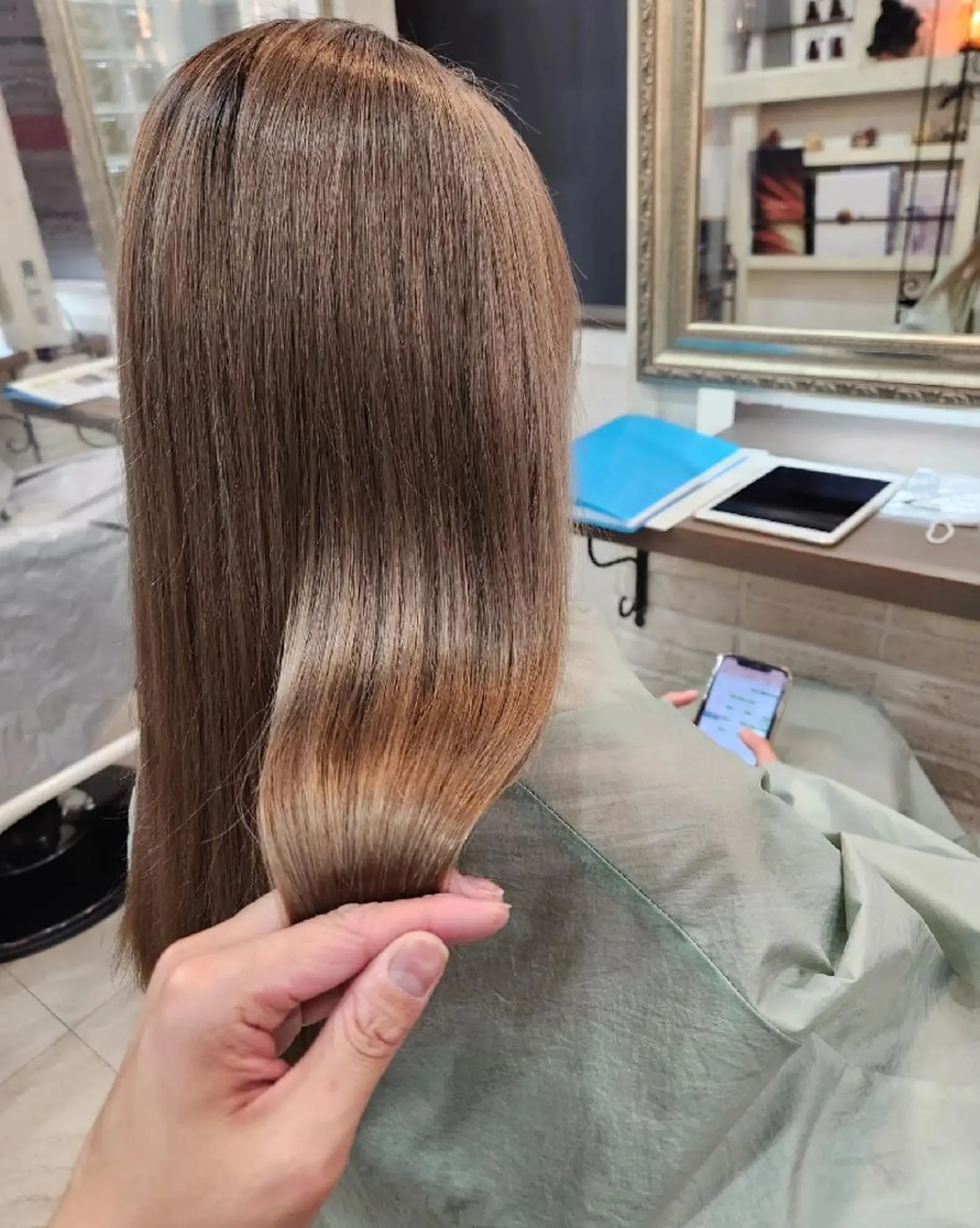 セミロング カット ヘアカラー トリートメント 韓国ヘア🇰🇷 レイヤー/芝春樹のヘアスタイル