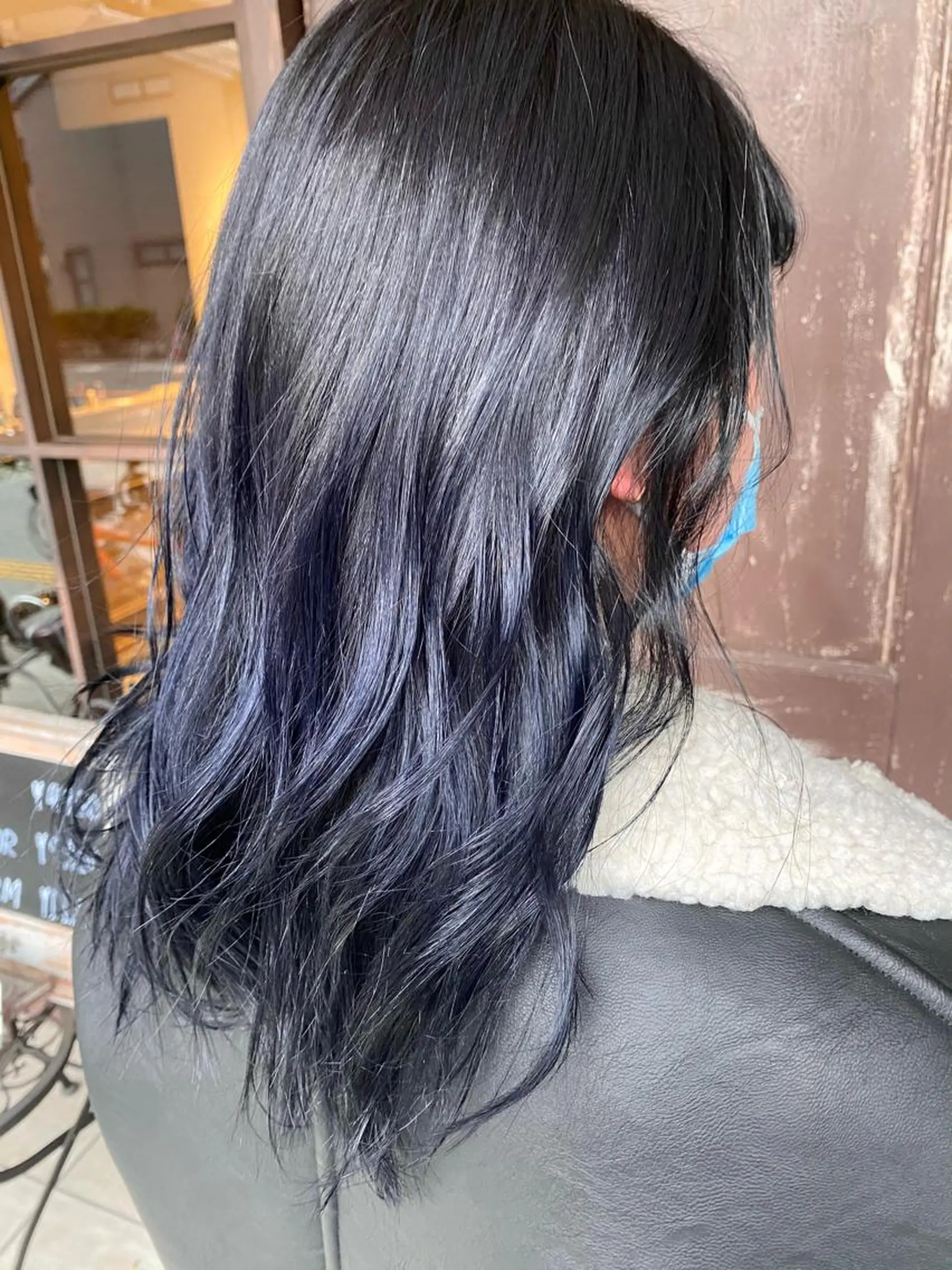 ロング カラー 黒髪 ネイビーカラー 川越 輝梨奈のヘアスタイル