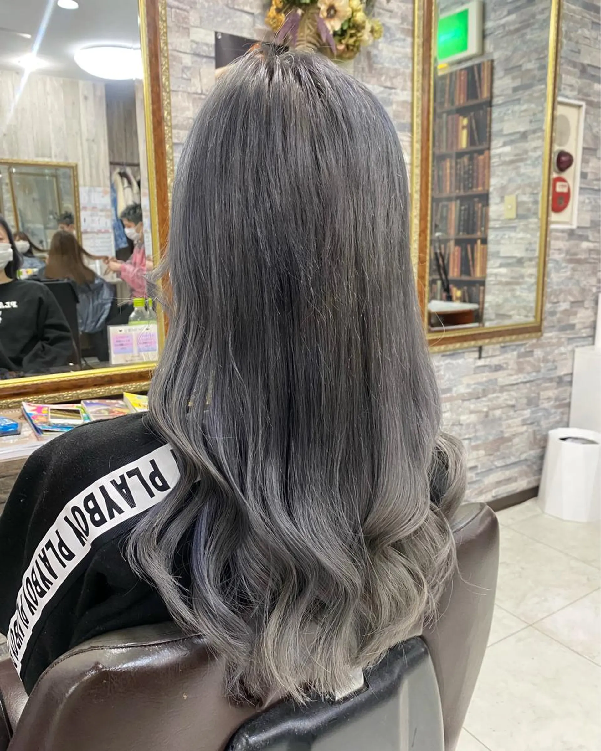 セミロング ヘアカラー トリートメント 土屋朱理/ ハイトーンカラーのヘアスタイル