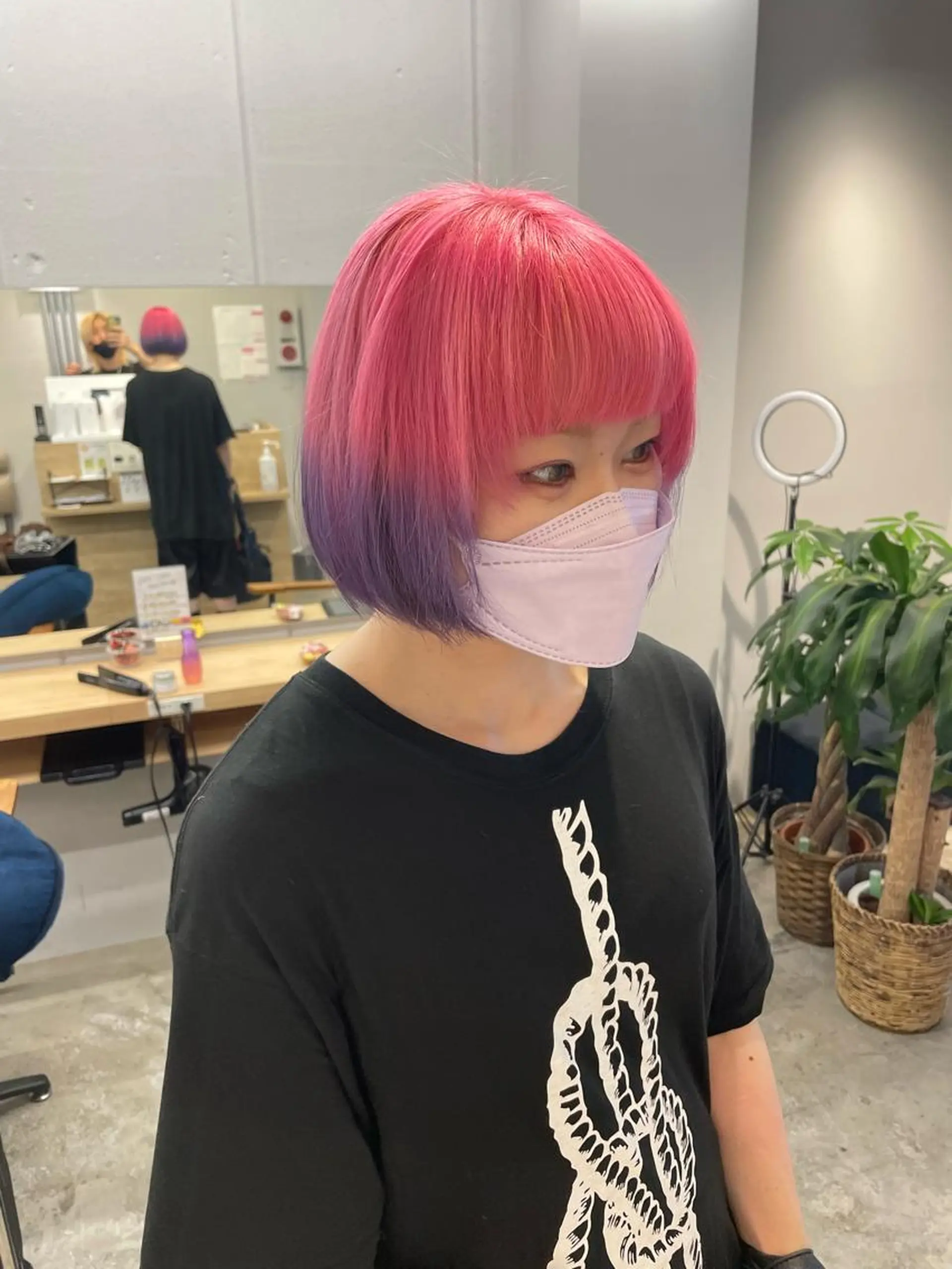 ショート パープルカラー ヘアカラー SAEKI【ior 】北千住店ブリーチのヘアスタイル