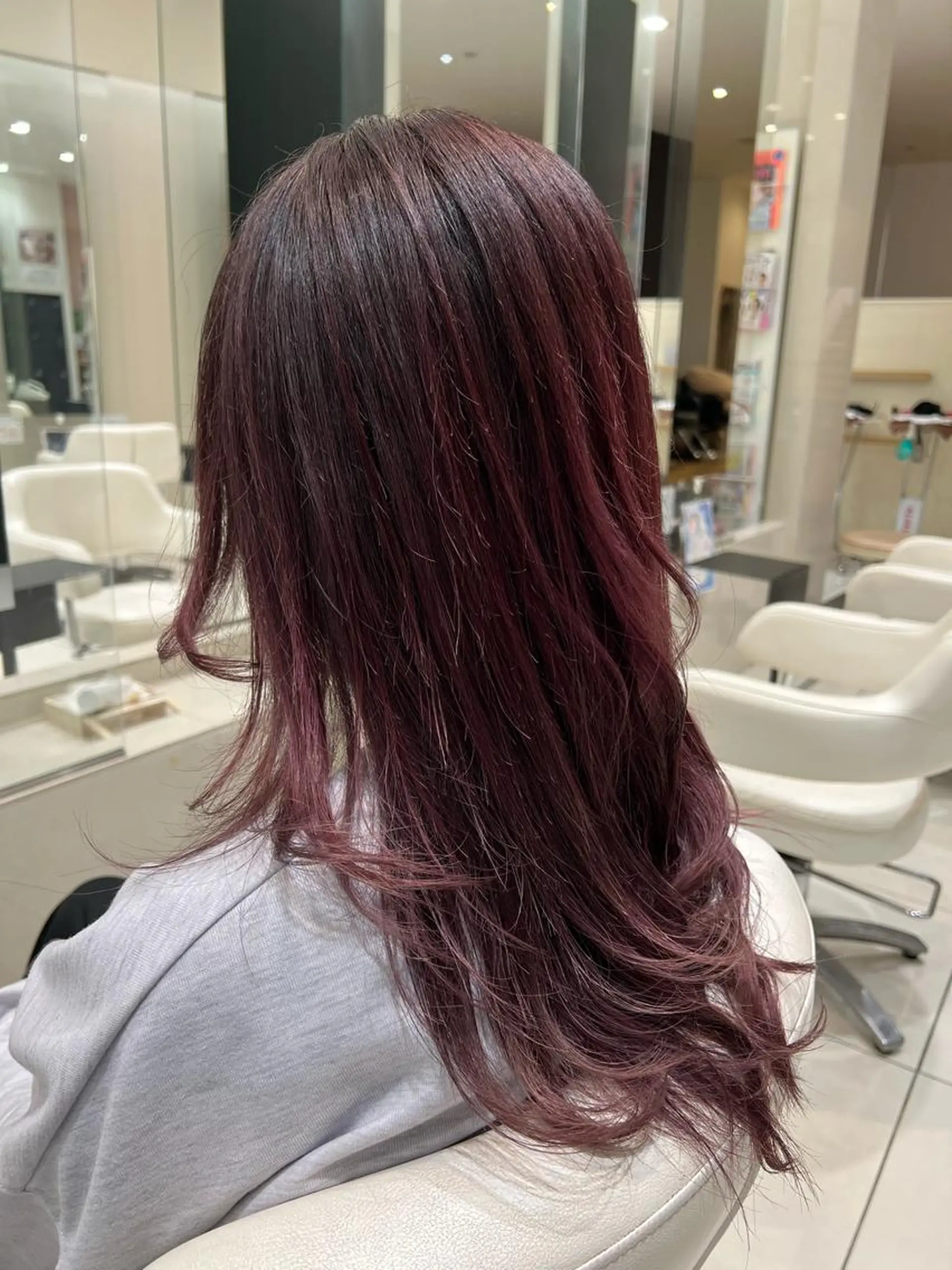 ロング カット ヘアカラー トリートメント ☃️顔周りレイヤー グレージュSHUTOのヘアスタイル