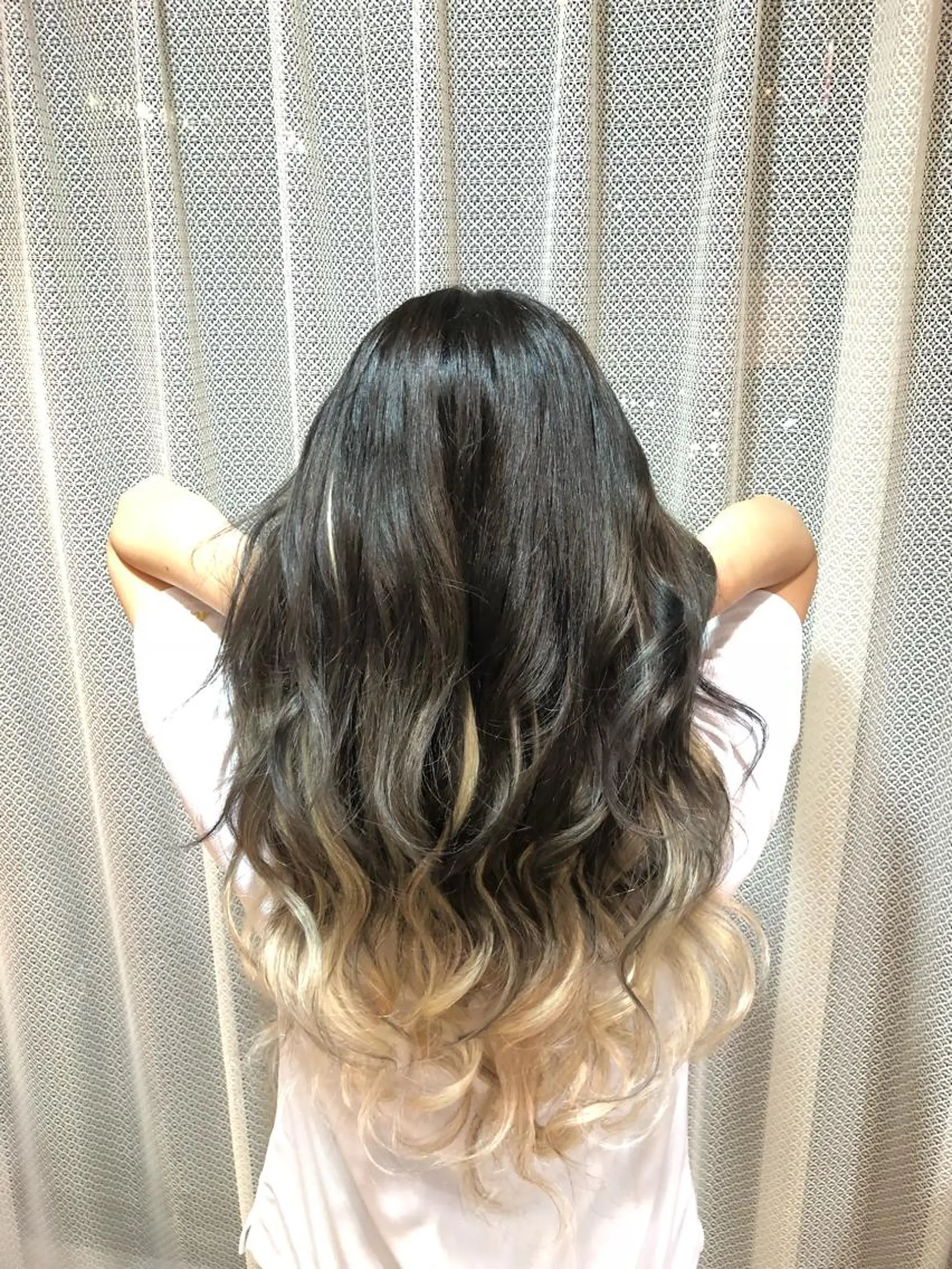 セミロング カラー アッシュ ダークアッシュ グラデーションカラー エクステ 100%髪質改善特化 TRUNSのヘアスタイル