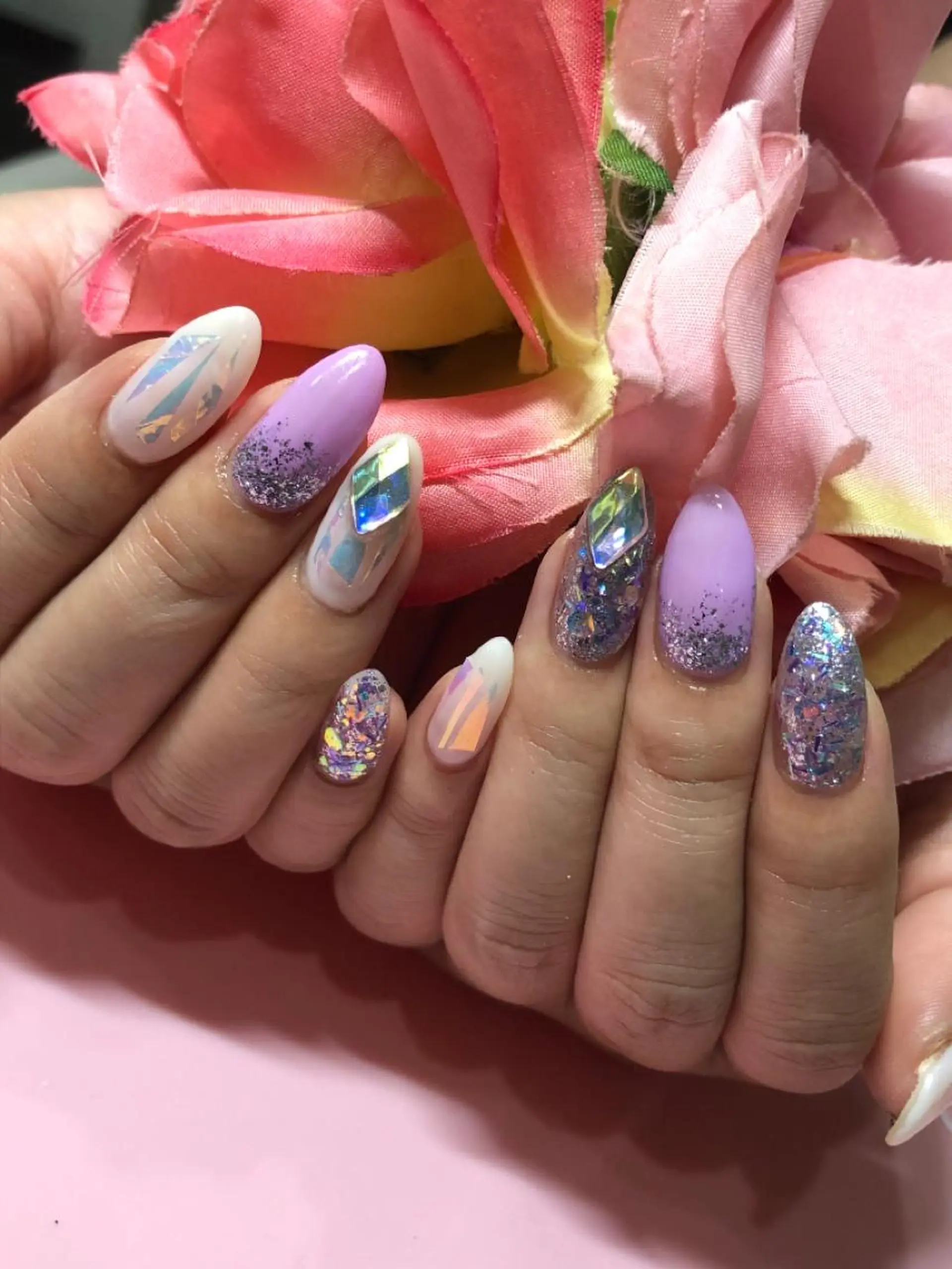 ミディアム ネイル ラメ(グリッター) ストーンネイル ハンドネイル 《LB》ラブリエ Nail&eyeのマツエク・マツパデザイン