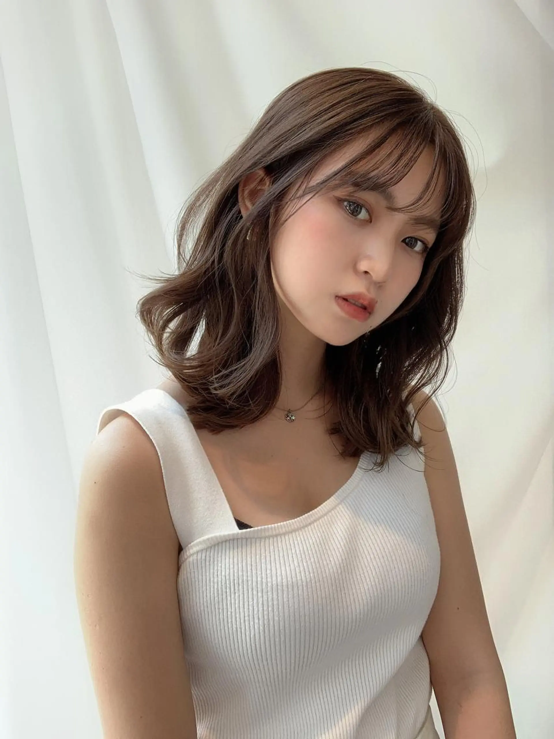 ミディアム カラー パーマ ヘアアレンジ カット ヘアカラー トリートメント レイヤー専門家 ダブルカラー修のヘアスタイル