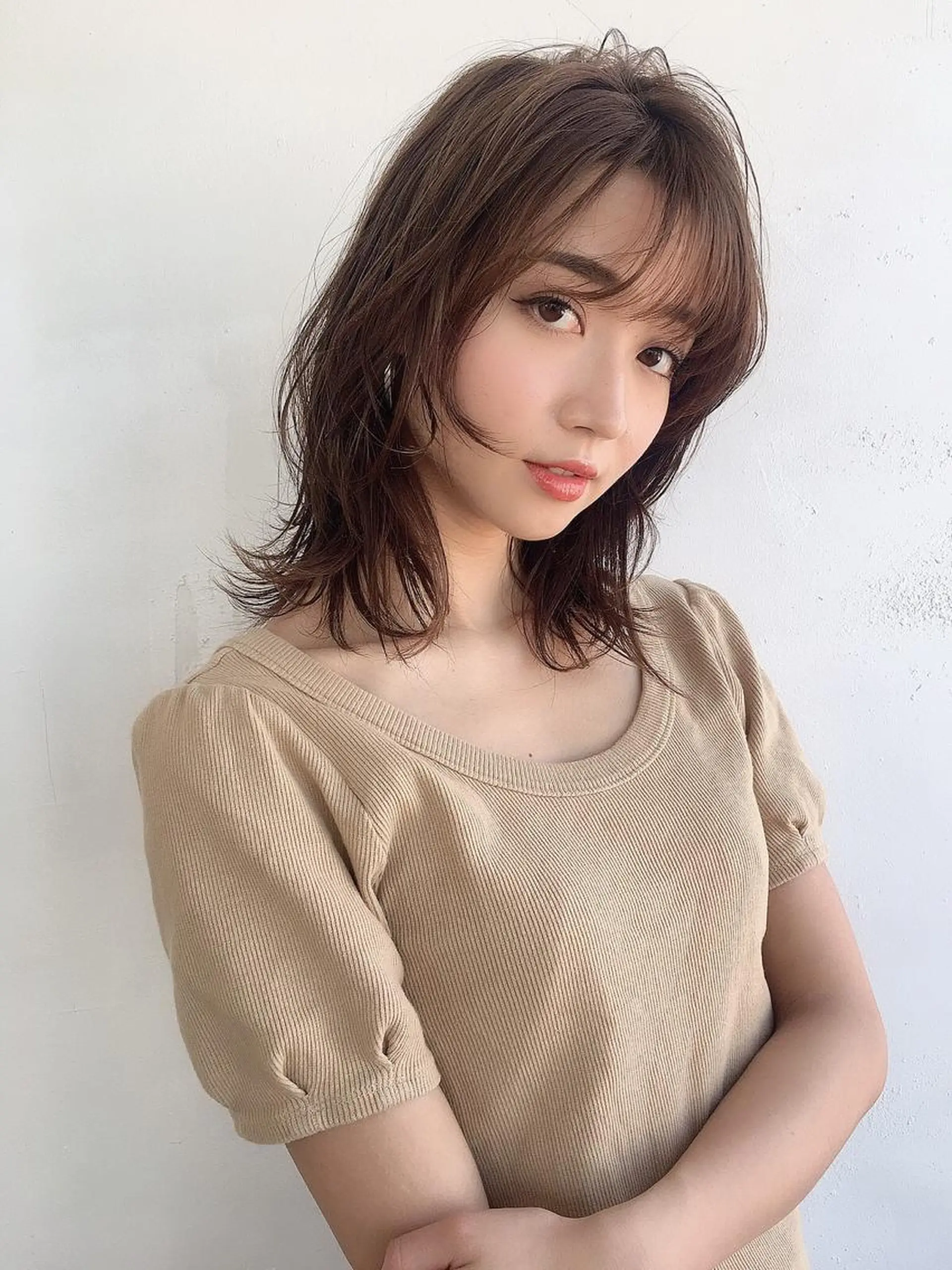 ミディアム レイヤーカット 小顔カット 鎌倉 彩のヘアスタイル