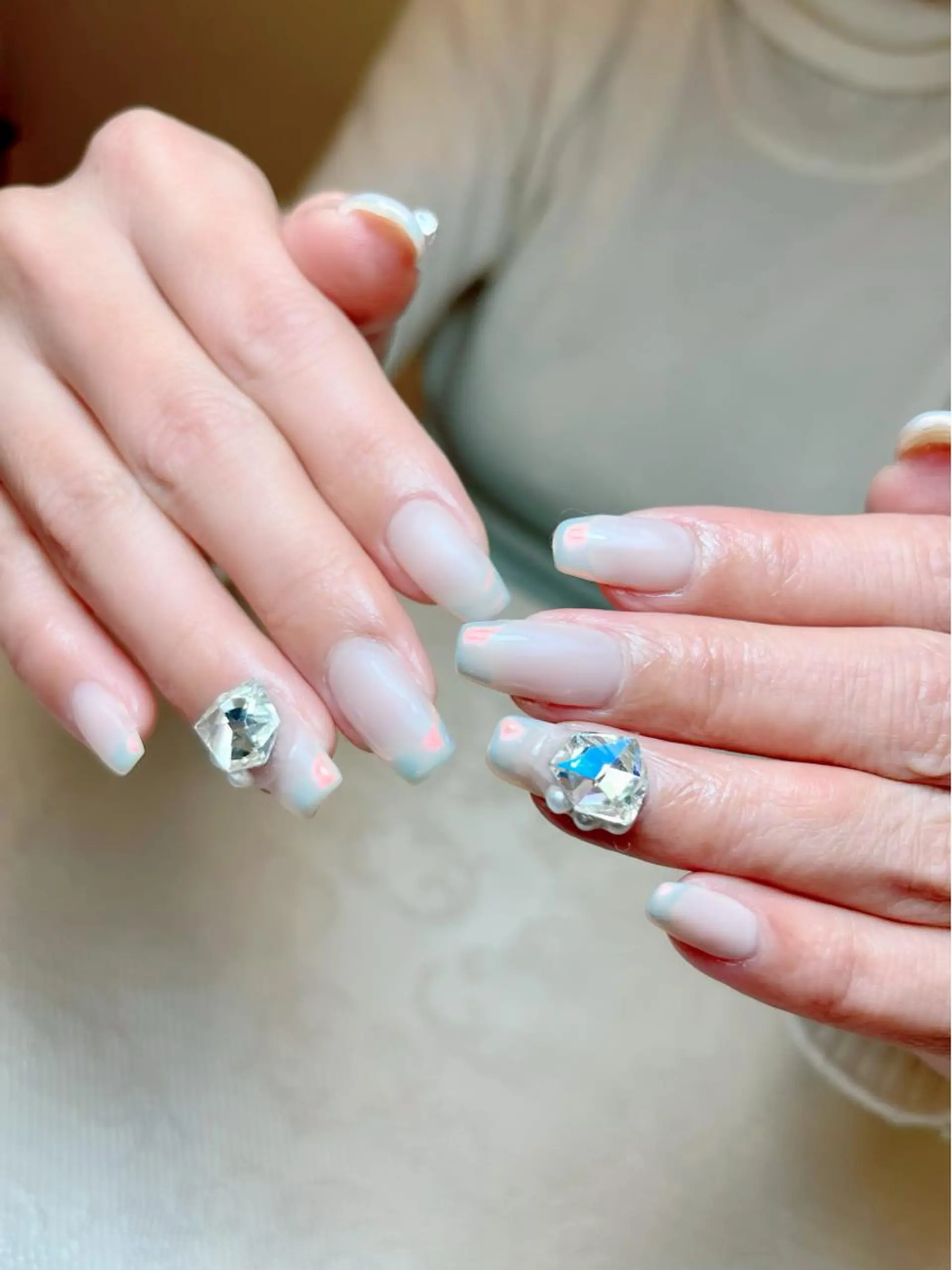 ネイル オーロラネイル フレンチネイル ハンドネイル A.sister所属・nail salon 《A.sister》のネイルデザイン