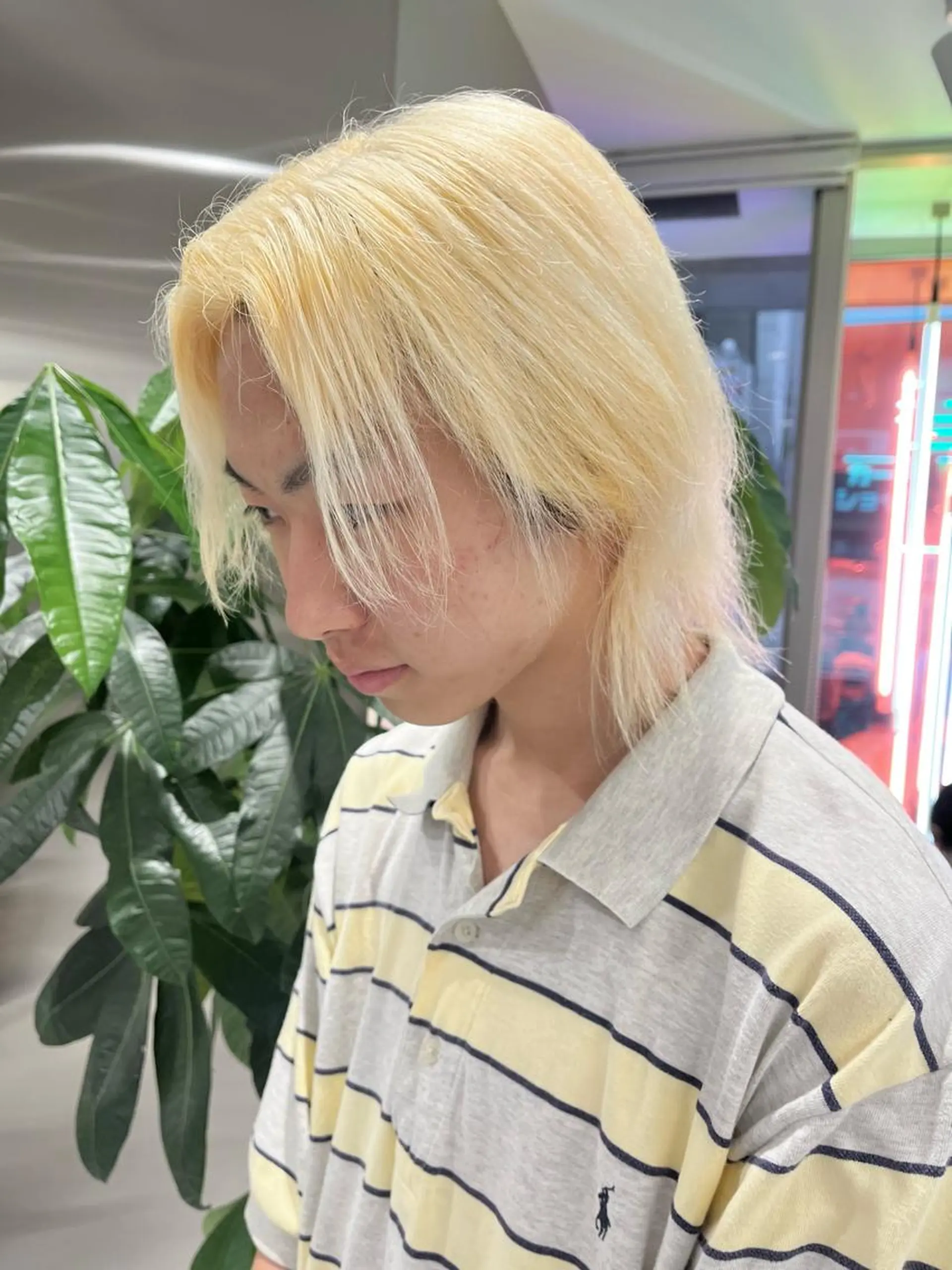 ショート カラー メンズ メンズブリーチ メンズハイトーン ブリーチ 抜きっぱなしブロンド ブロンド ヘアカラー mai🤍縮毛酸性ス トレート/アイリストのヘアスタイル