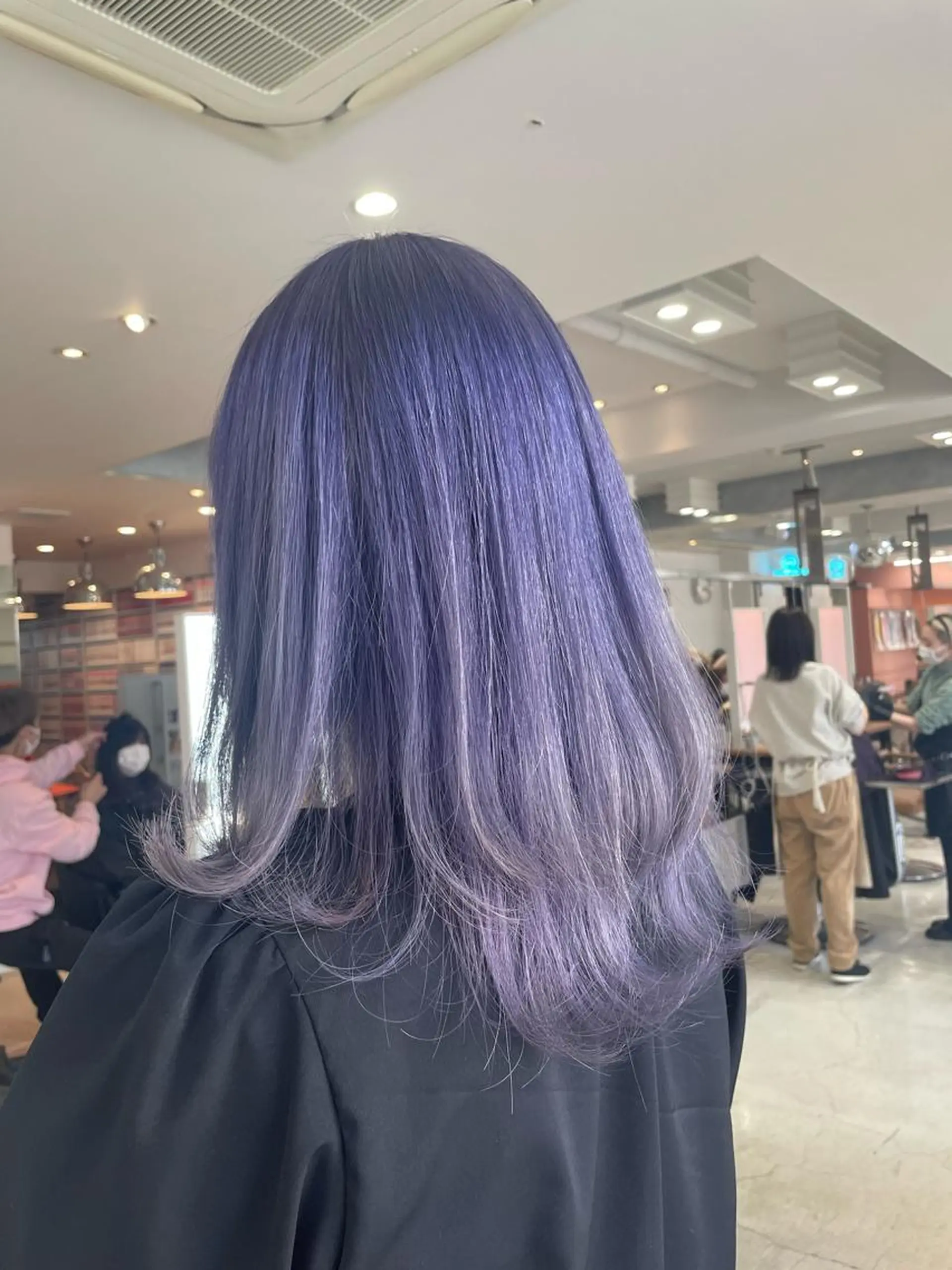 セミロング カラー 艶ハイトーン👑♡ NATSUKIのヘアスタイル