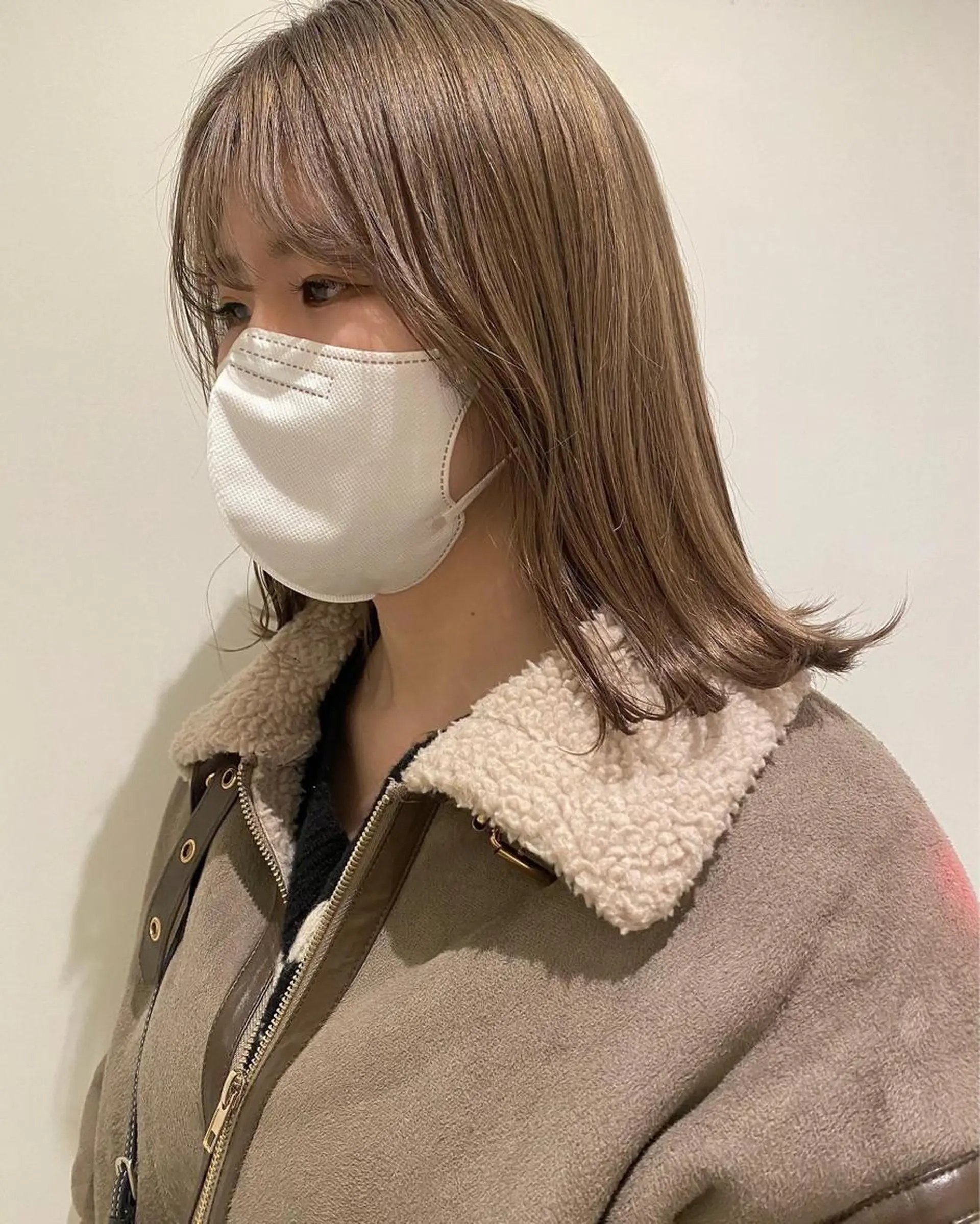 ミディアム カラー ベージュカラー ハイトーンカラー ハイトーンベージュ カット ヘアカラー アオイ🩵暖色 /まろやかカラーのヘアスタイル