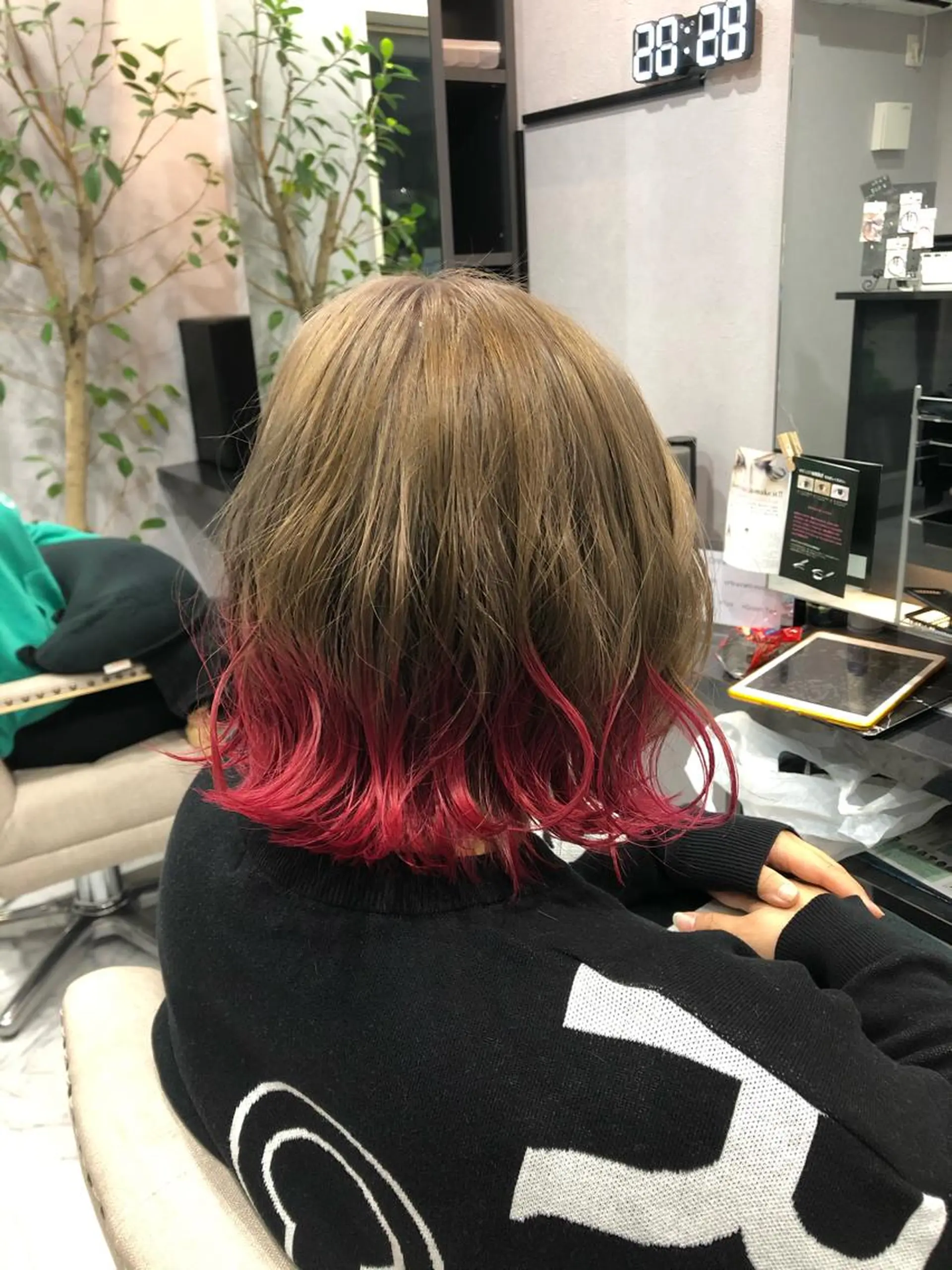 ショート カラー ヘアカラー FAVORE 【ファヴォーレ】のヘアスタイル