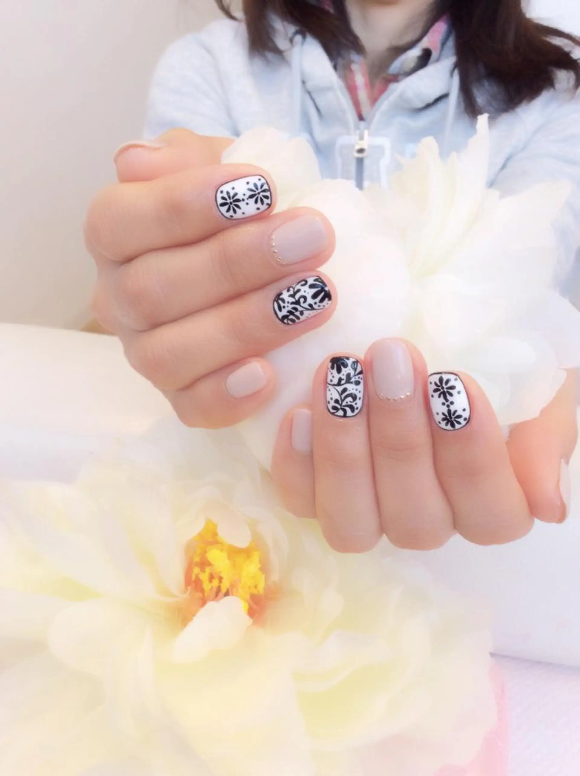 ミディアム TAKAMATSU RINAのネイルデザイン