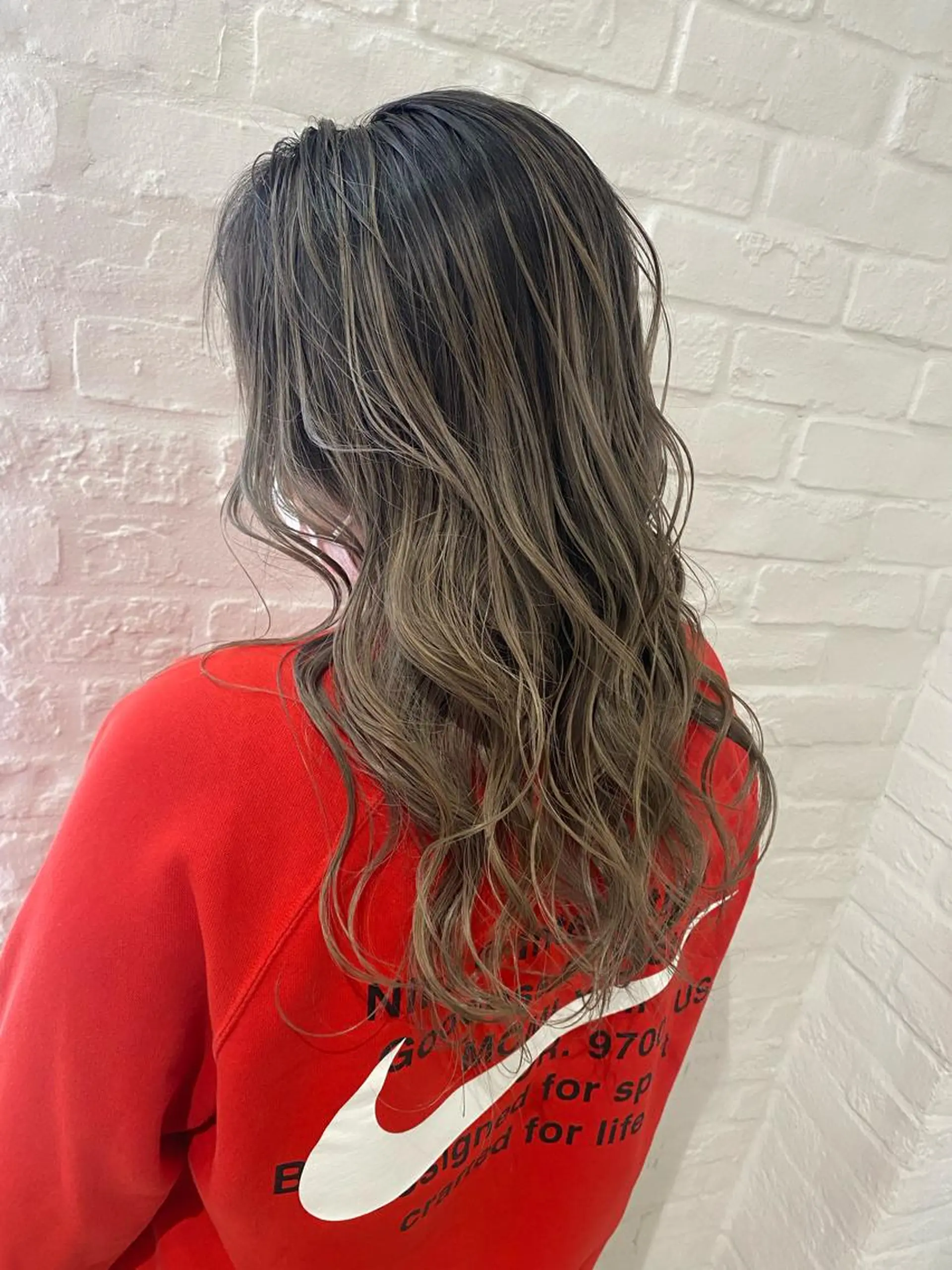 ロング レイヤーカット ヘアカラー 🍀透明感抜群🍀/ ハイトーンカラーのヘアスタイル