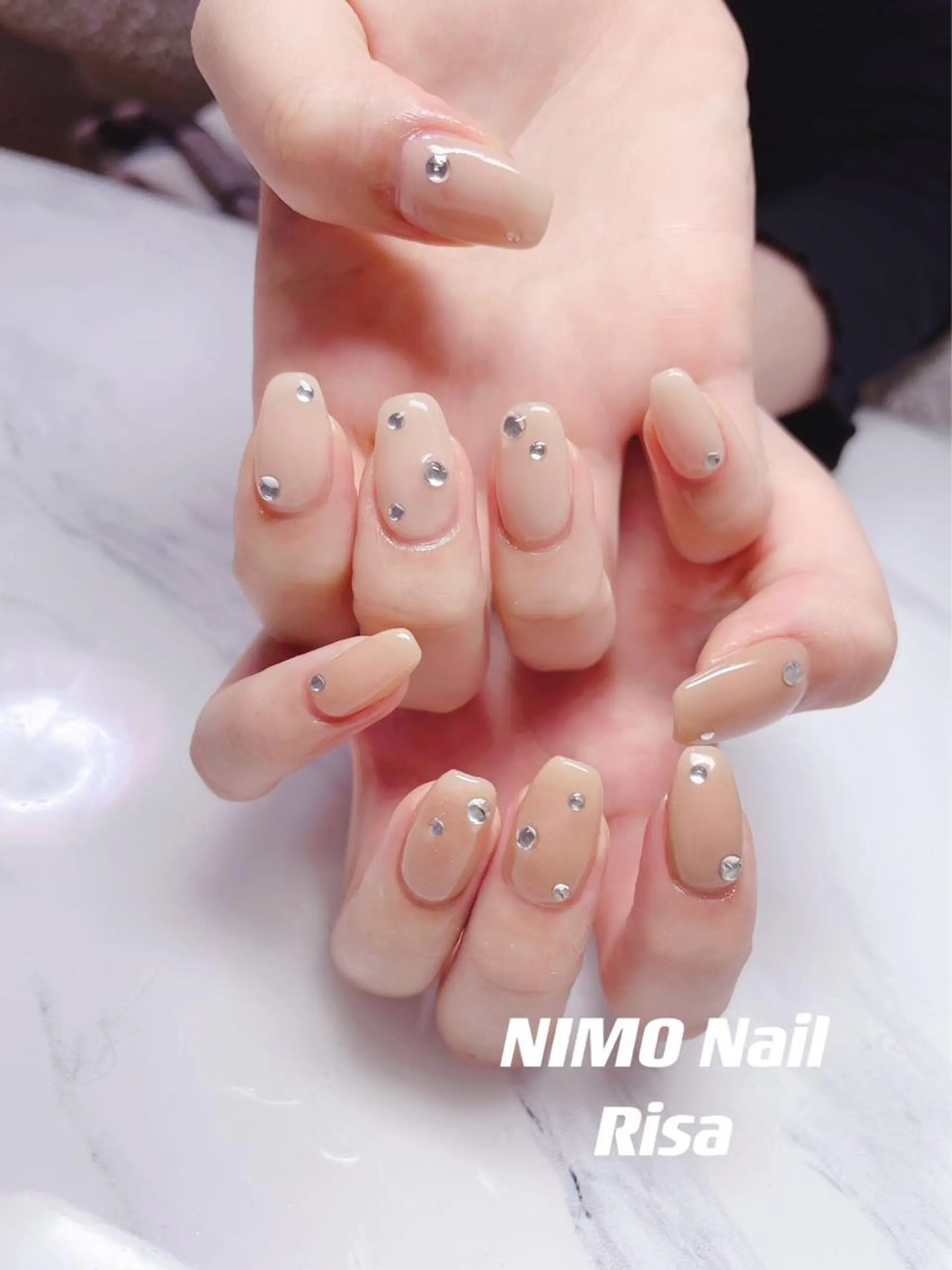 ネイル ストーンネイル ハンドネイル ハンドケア RI SA☀️ リサのネイルデザイン