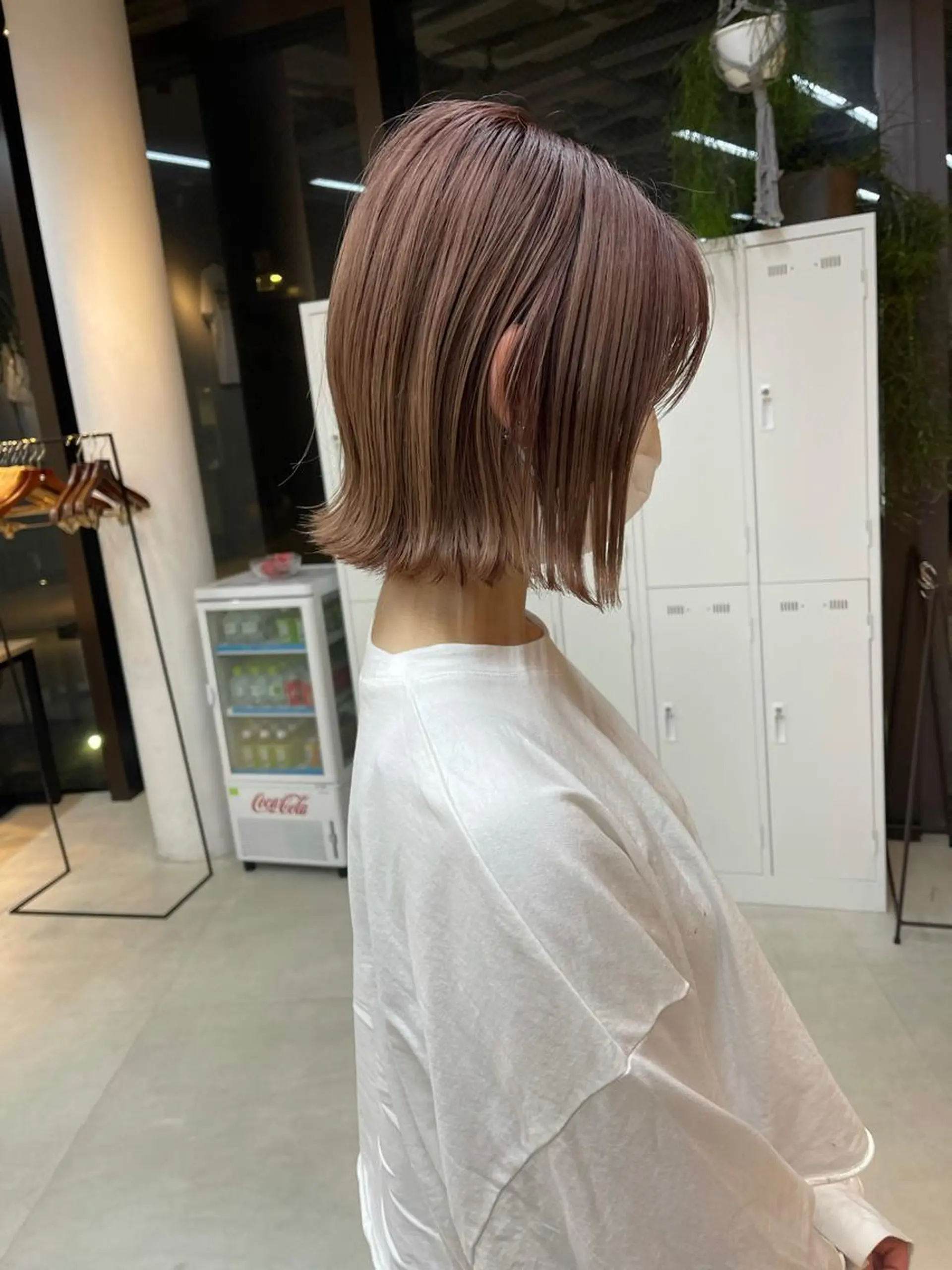 ミディアム カラー ベージュカラー ブリーチ ピンクカラー ピンクベージュ ボブ mee.urawa所属・似合わせショート×透 明感/やじまたかしのヘアスタイル