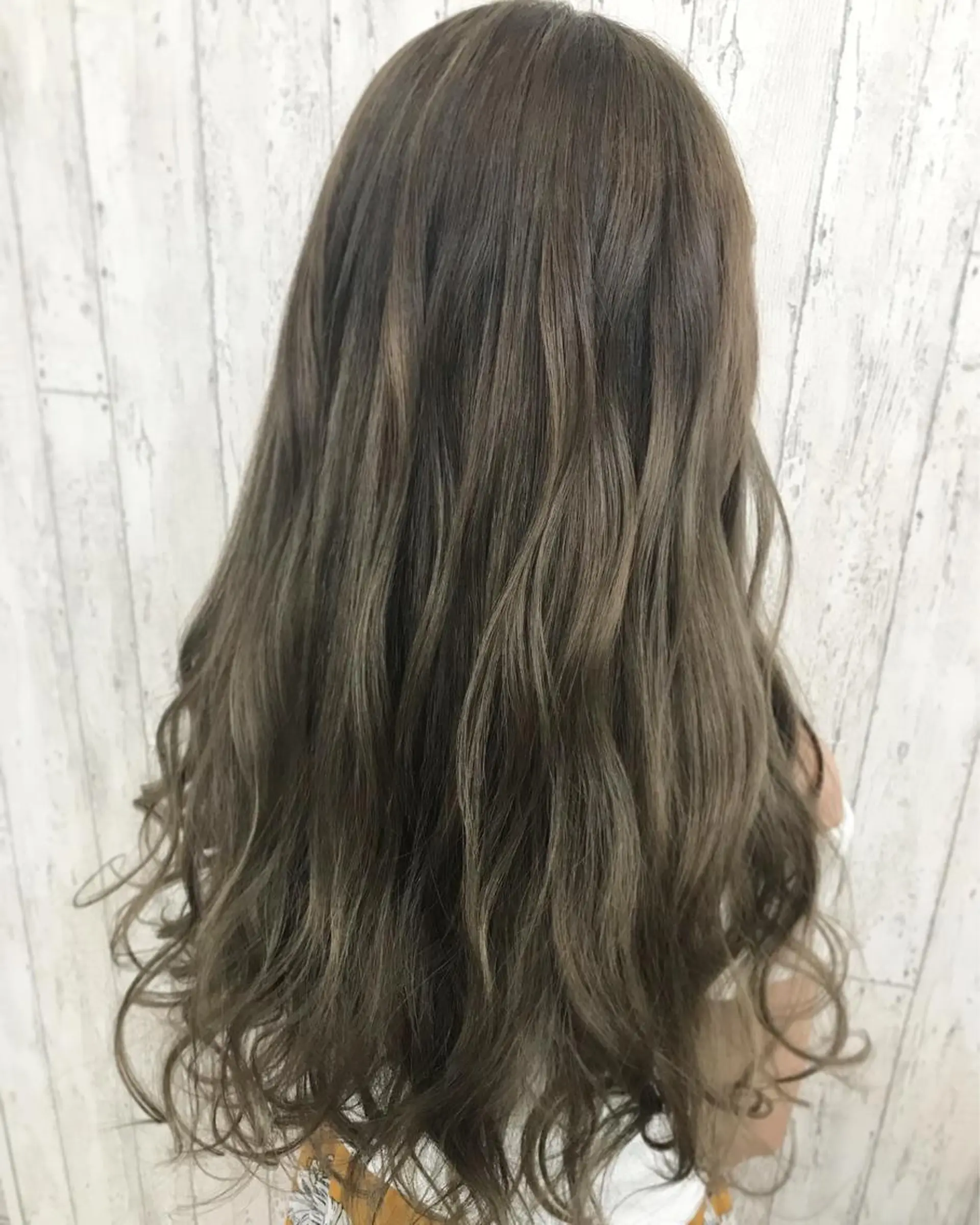 ロング カラー ブリーチ グレージュ カット ヘアカラー トリートメント kazufumi ..のヘアスタイル