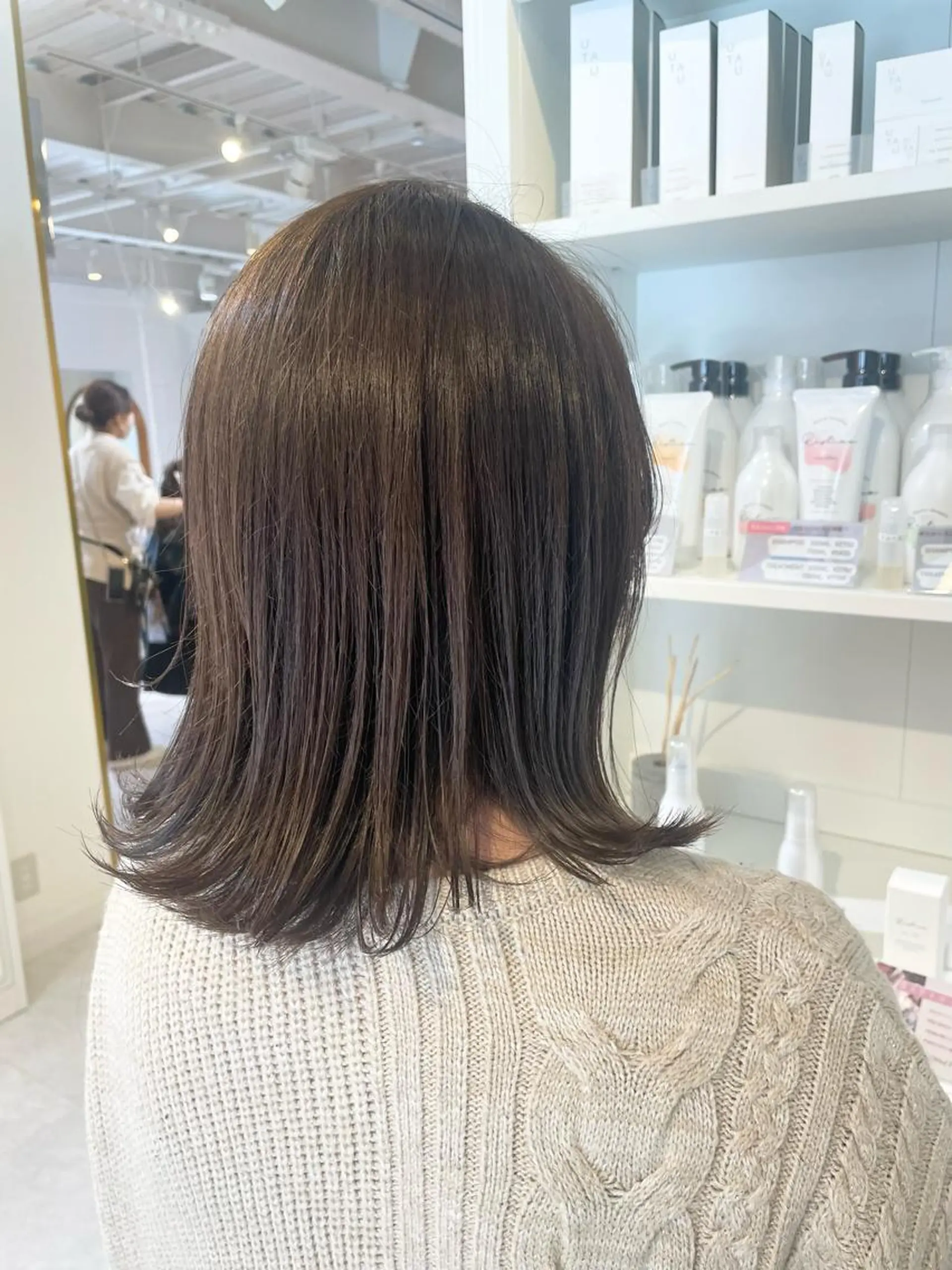 ミディアム アッシュ ヘアカラー 和田 真依のヘアスタイル