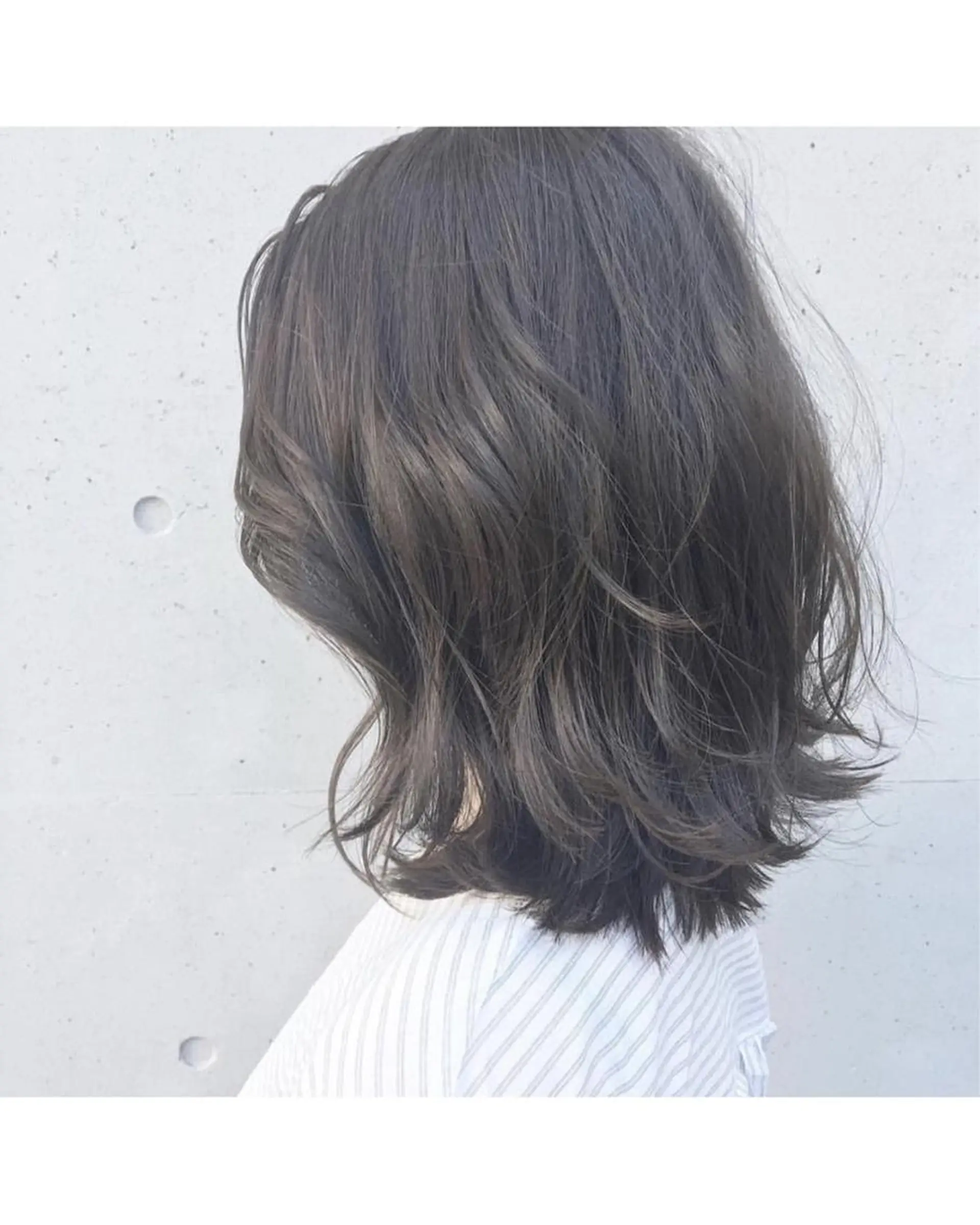 ミディアム kiy by ioeのヘアスタイル