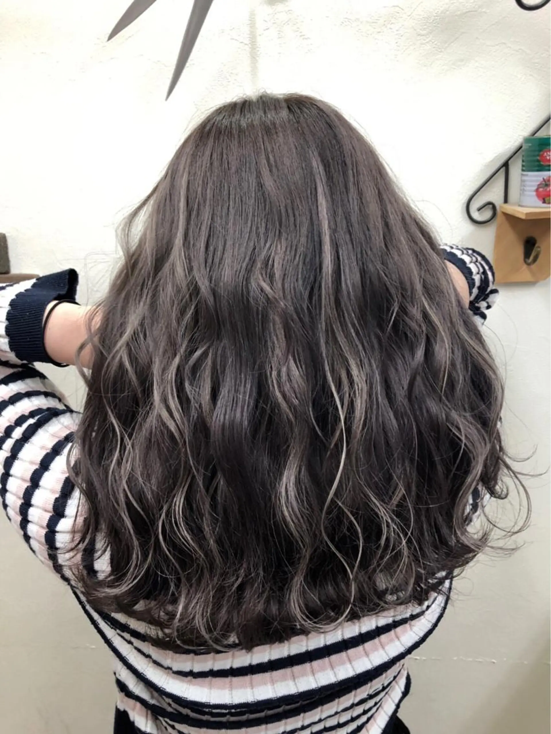 セミロング カラー シールエクステ ハイライトカラー エクステ ハイライト ヘアカラー トリートメント エクステ MAKO ❤️‍🔥NEXTのヘアスタイル