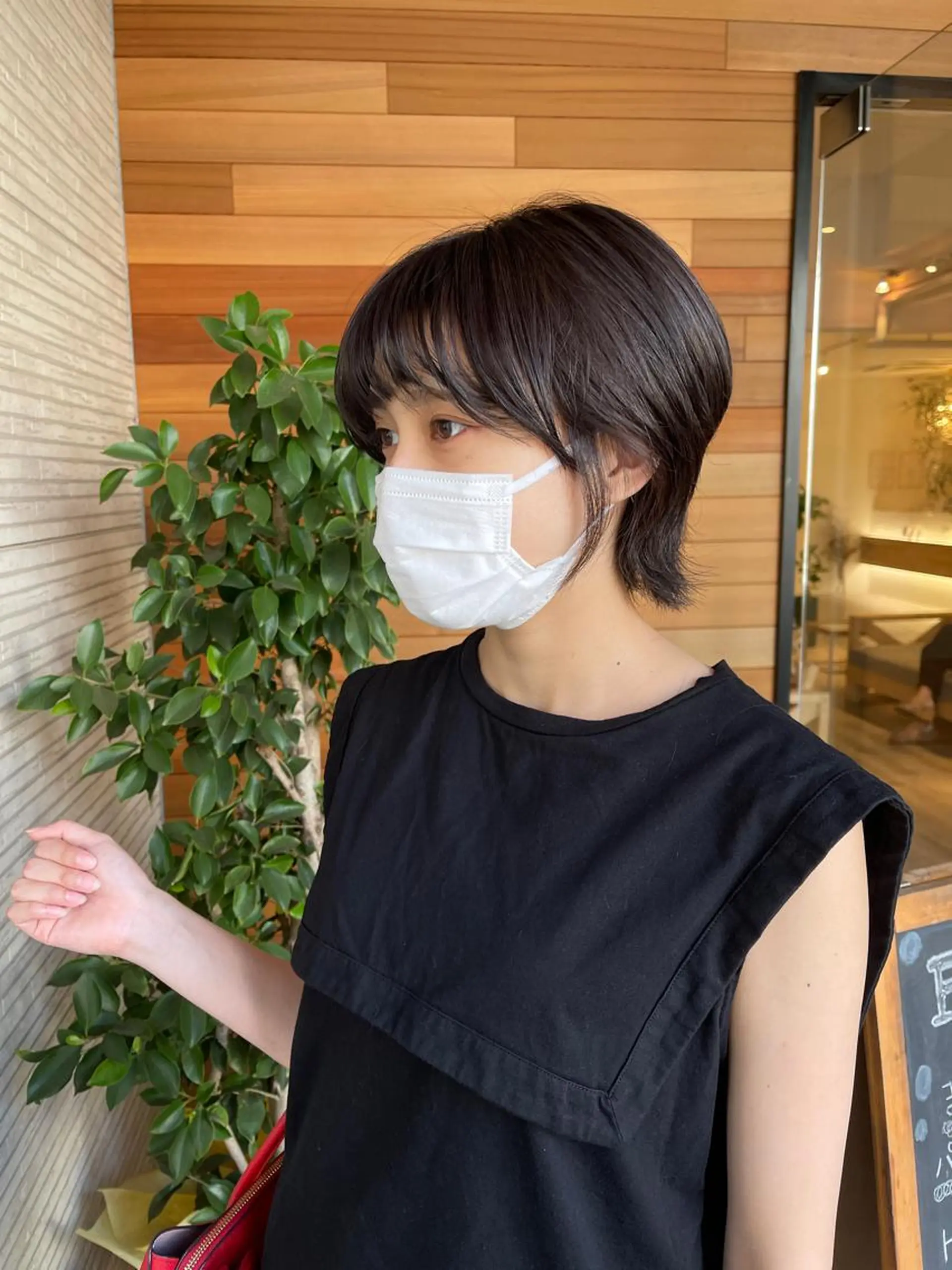 ショート カラー おくれ毛 小顔カット カット ヘアカラー トリートメント 【AMANEQ】 yuka🦋のヘアスタイル