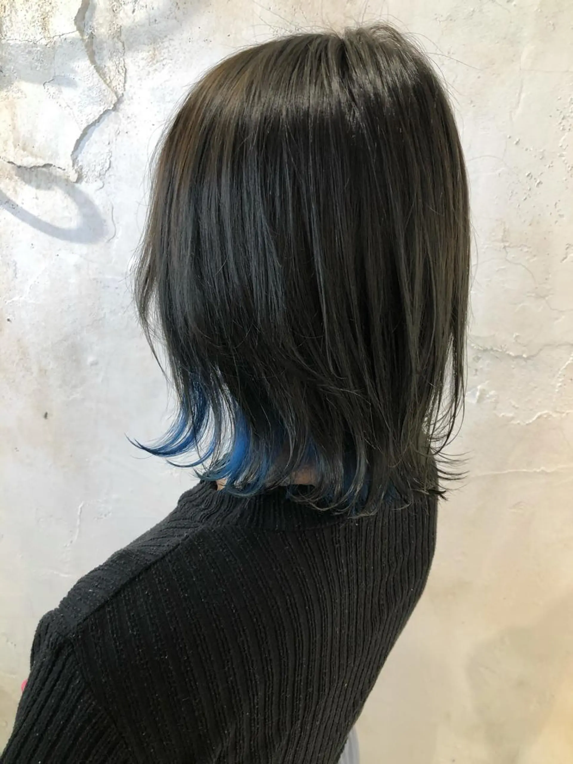 ミディアム 外ハネヘア カット ヘアカラー トリートメント マネージャー 山城洸希のヘアスタイル