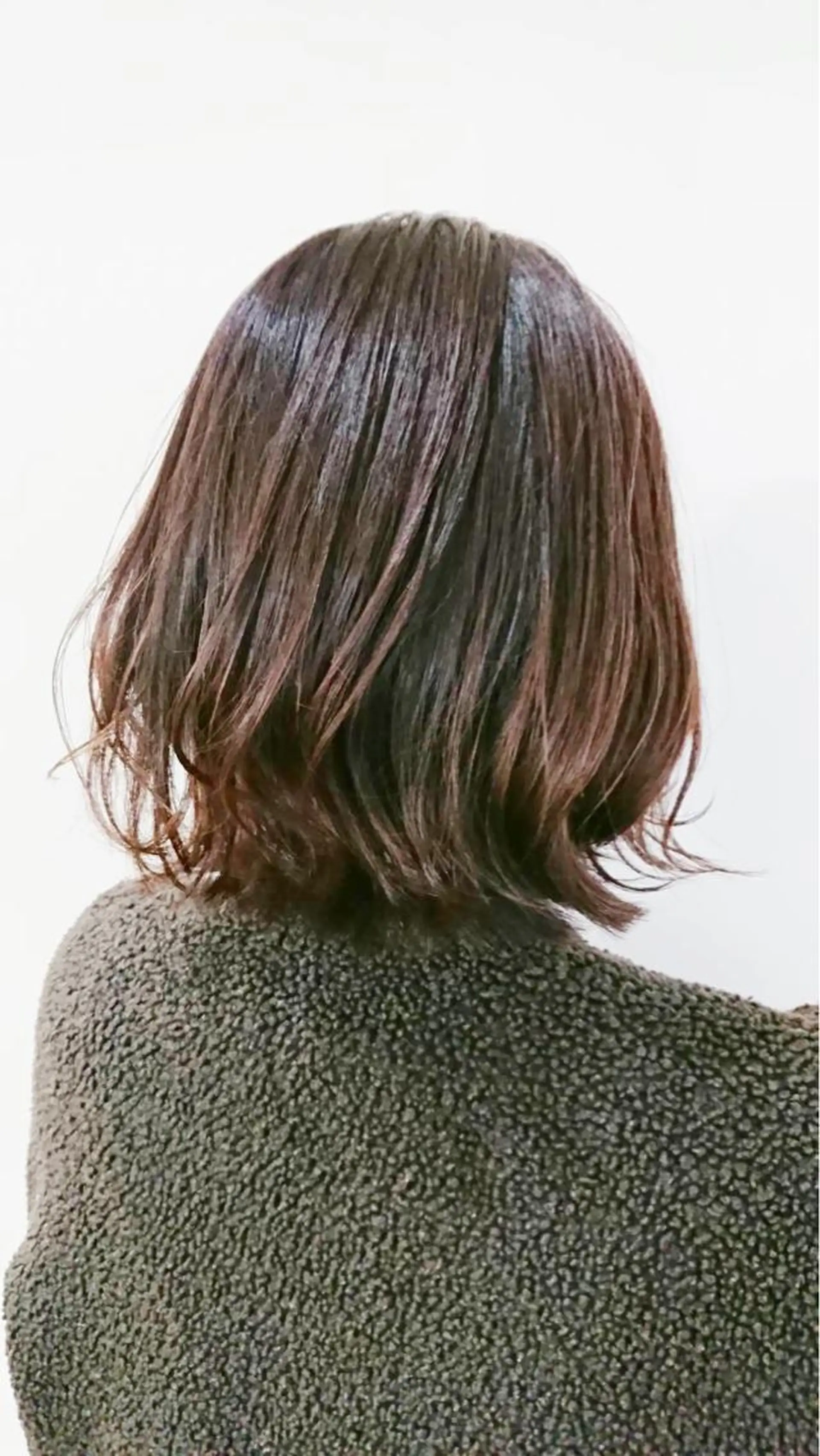 ミディアム カラー ミディアムレイヤー ベージュカラー レイヤーカット カット ヘアカラー 佐藤 美紅のヘアスタイル