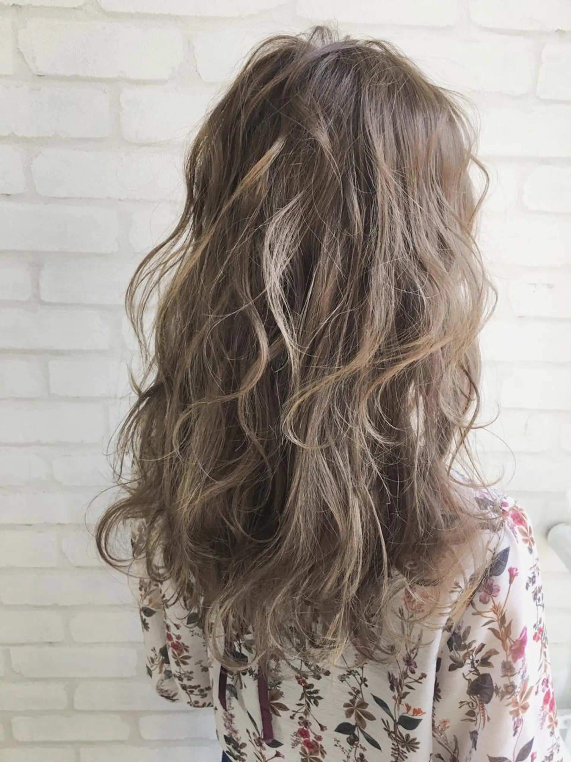 セミロング カラー ヘアアレンジ エクステの神様 ▫️原島ユウヤ▫️のヘアスタイル