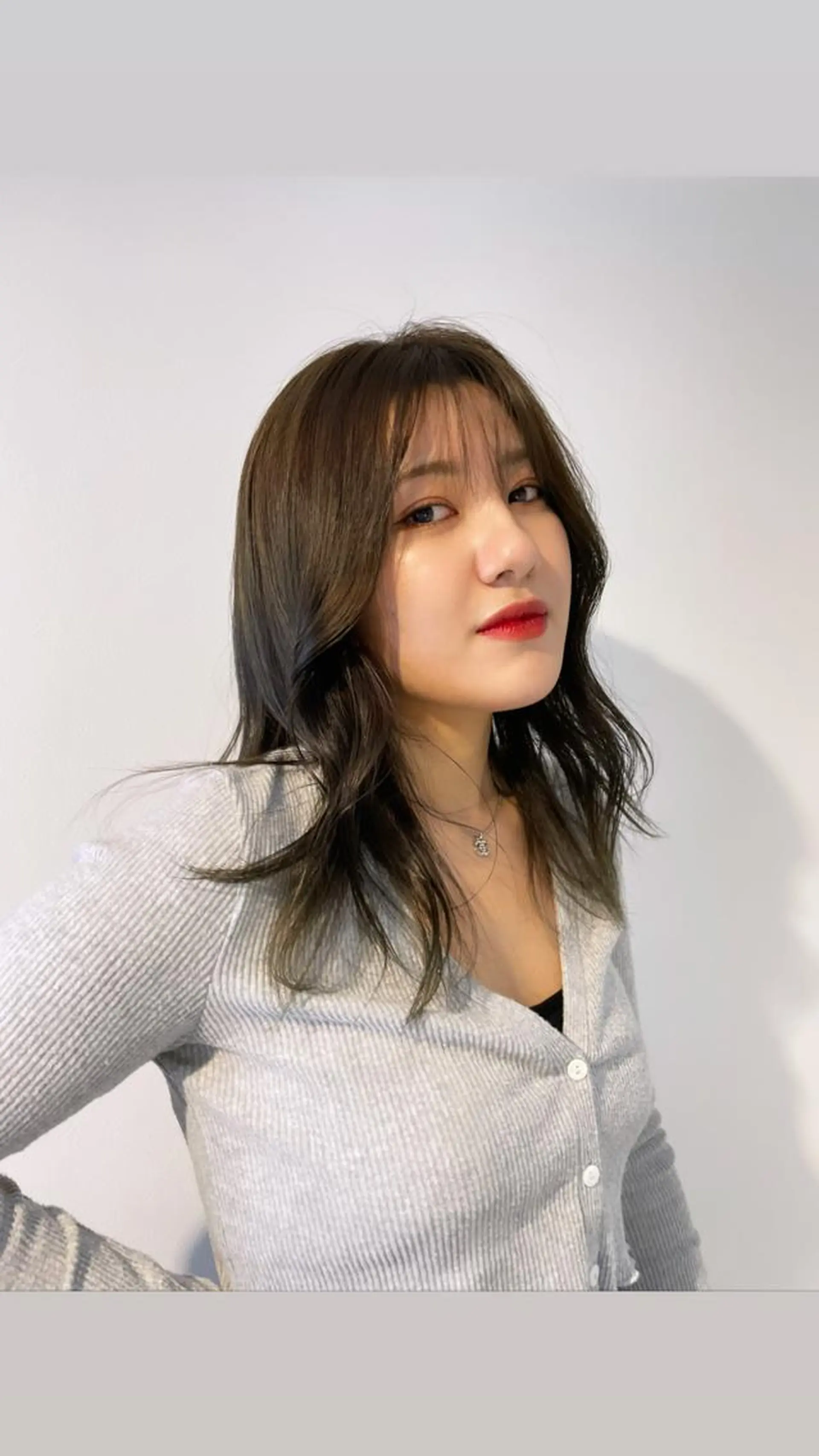 ミディアム アッシュ BoomBOX所属・HIBIKI/原宿 ハッシュカット🪄のヘアスタイル