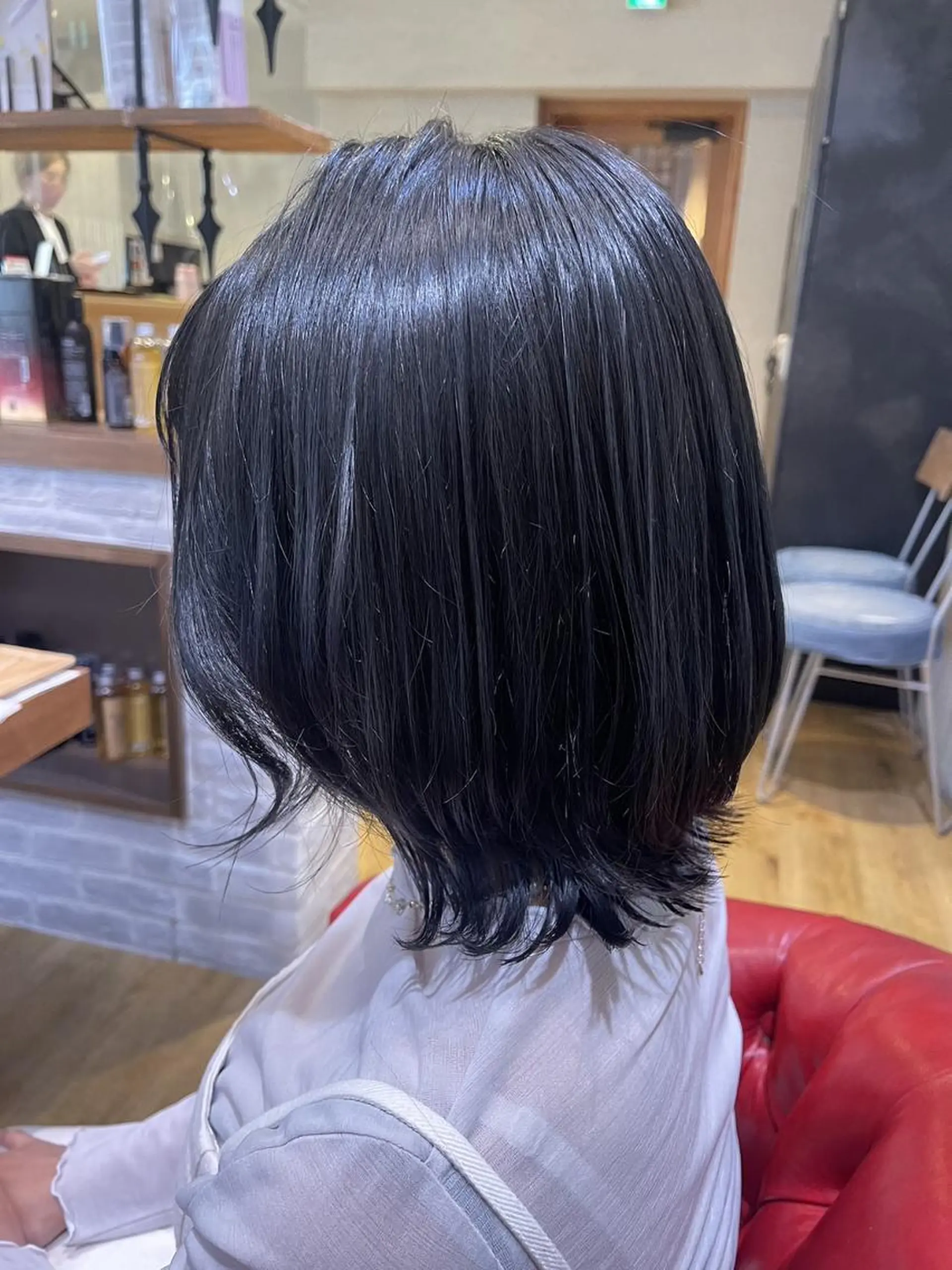 ミディアム アティリー 西梅田のヘアスタイル