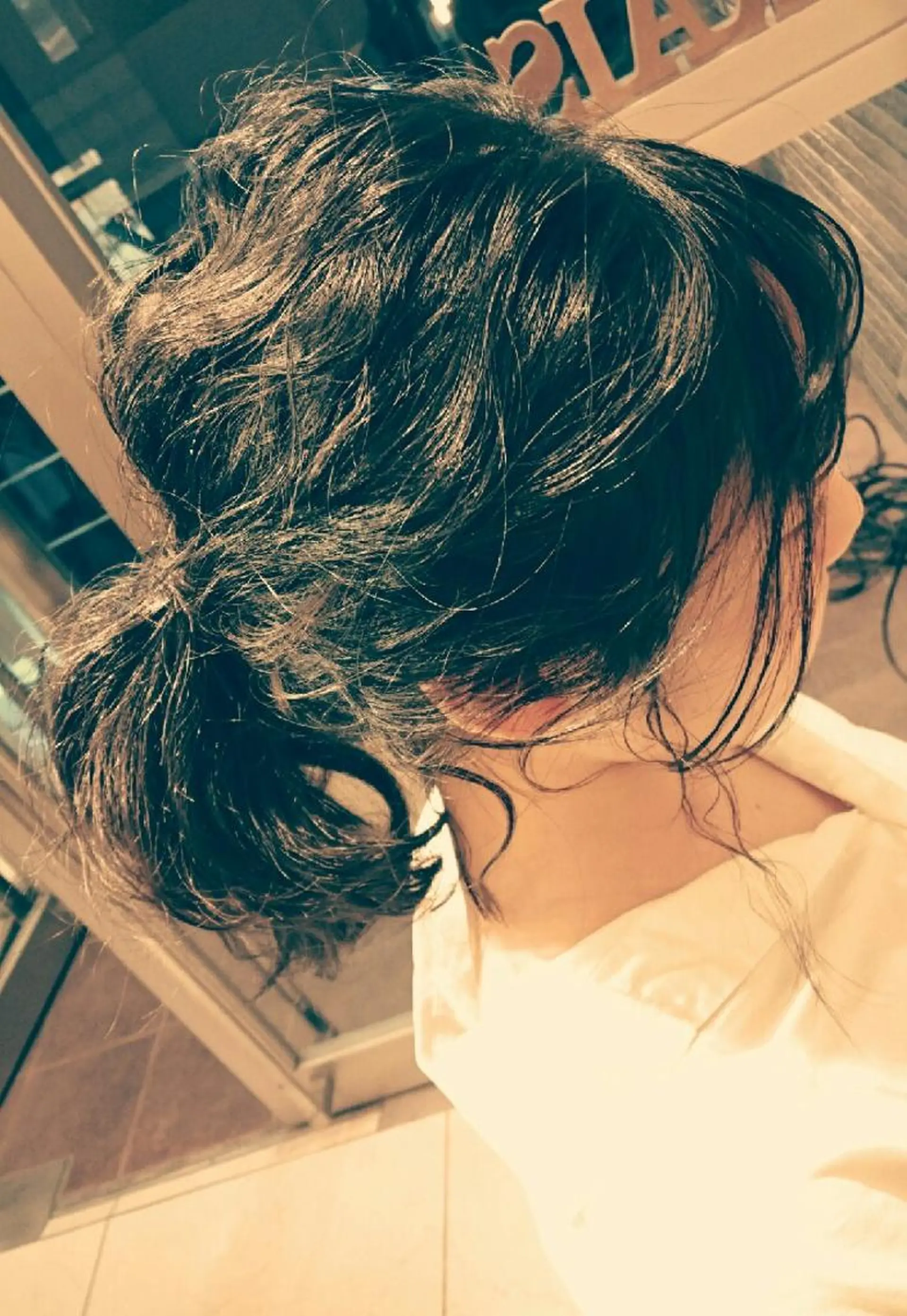 ヘアアレンジ ミディアム おくれ毛 ヘアセット/髪質改善 /カラー/TADOのヘアスタイル