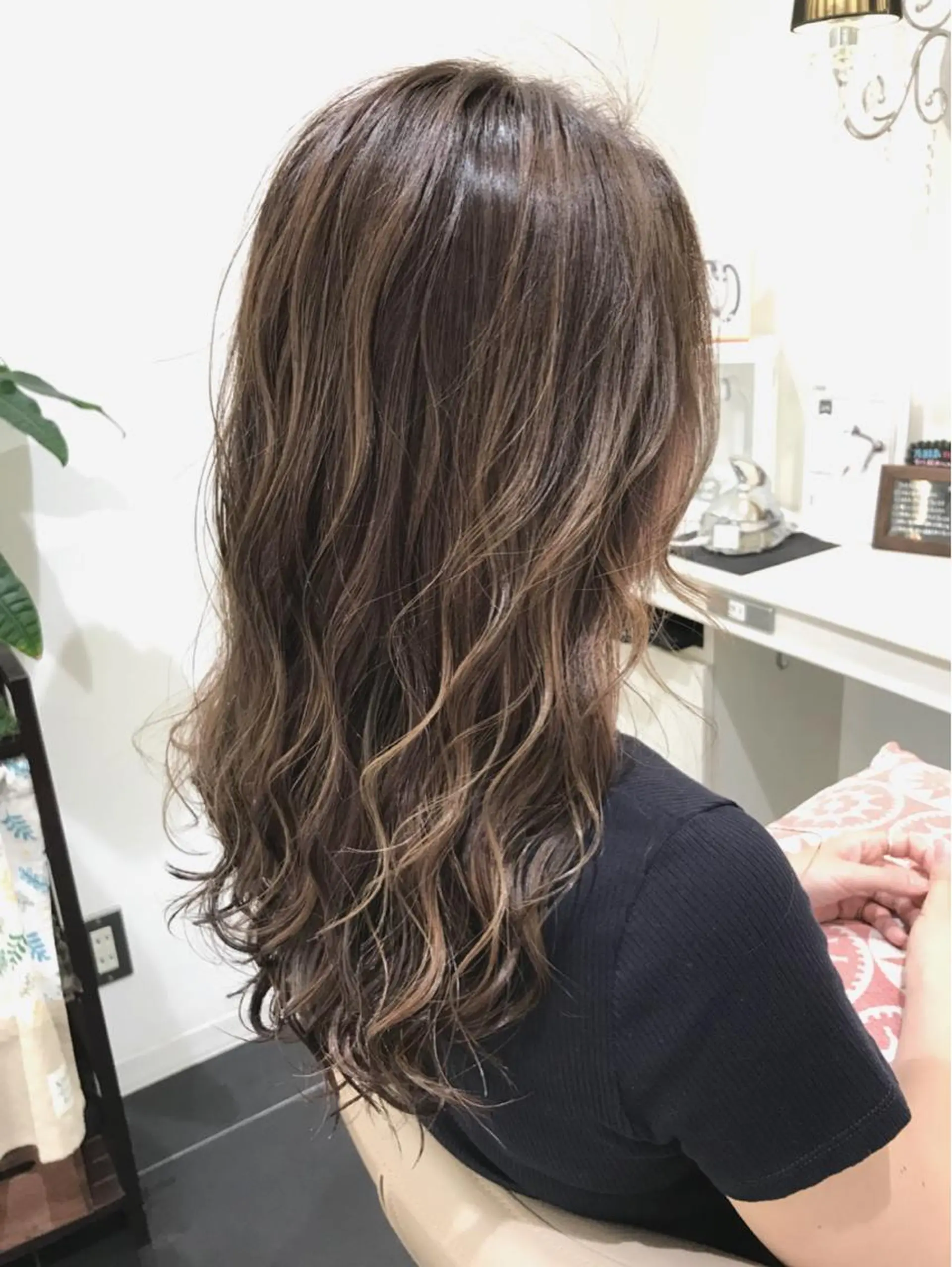 セミロング カラー ブリーチ ブルーカラー ブルージュ ハイライトカラー イルミナカラー 山崎俊輔/髪質改善 /バレイヤージュのヘアスタイル