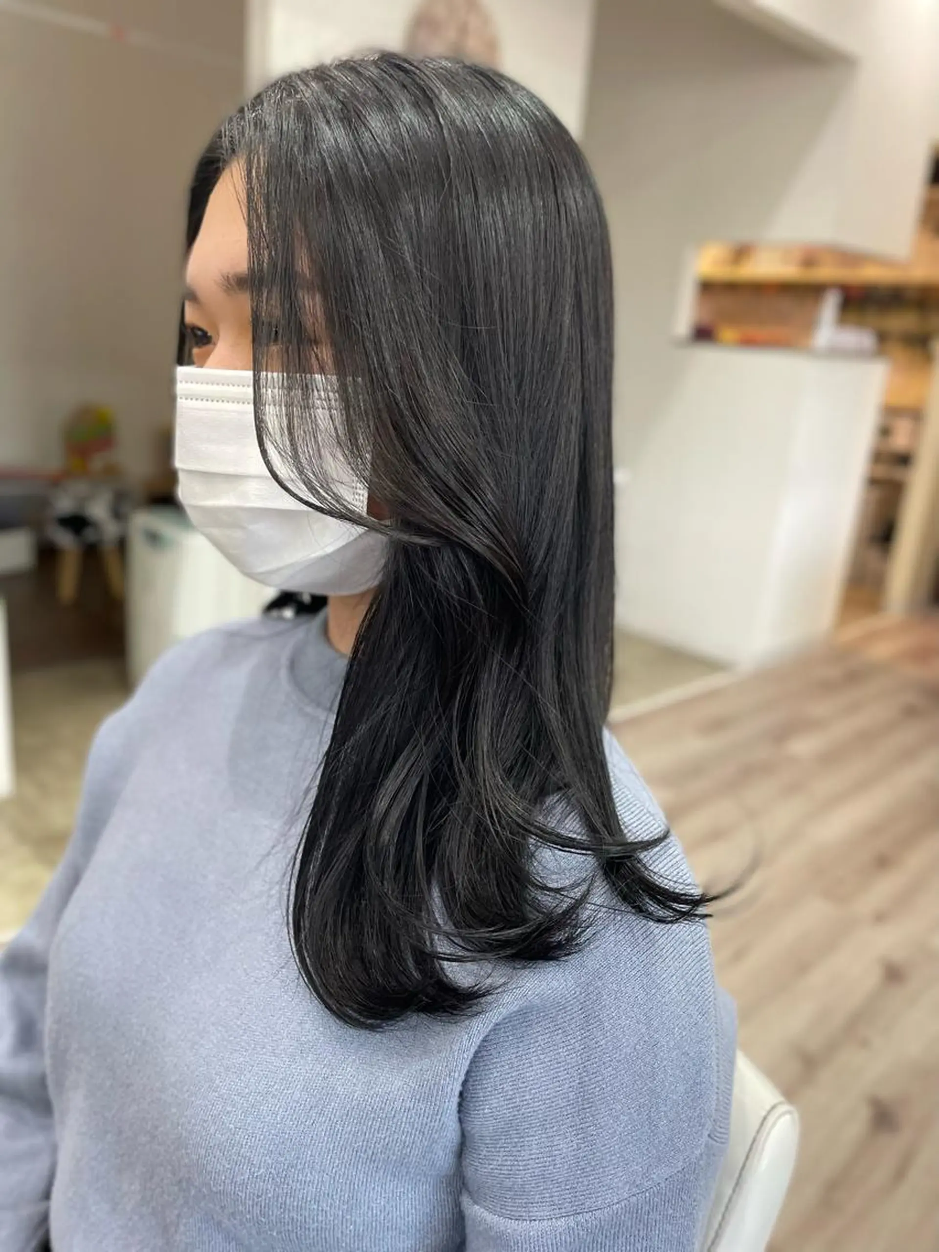 ロング カラー 黒髪 ブリーチ ブルーカラー ブルーブラック たなか りなのヘアスタイル