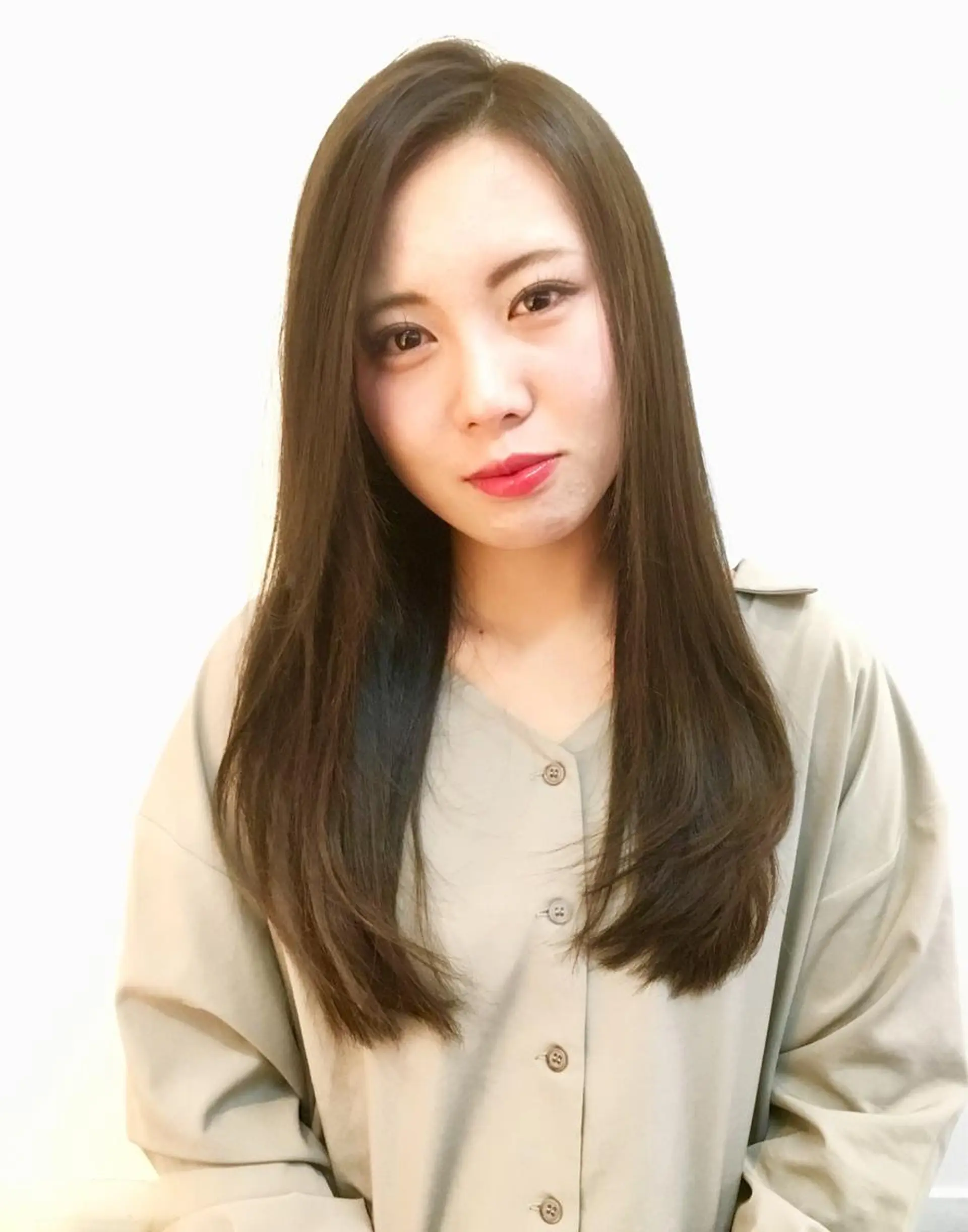 セミロング 縮毛矯正 特殊カラー/ブリーチ 道満ゆいなのヘアスタイル