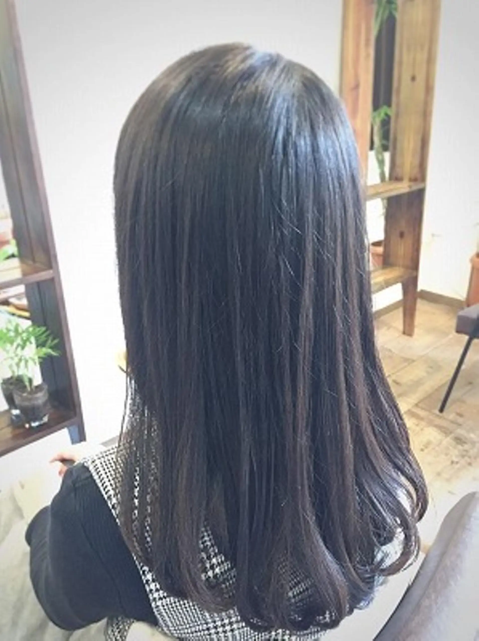 セミロング トリートメント nest  のヘアスタイル