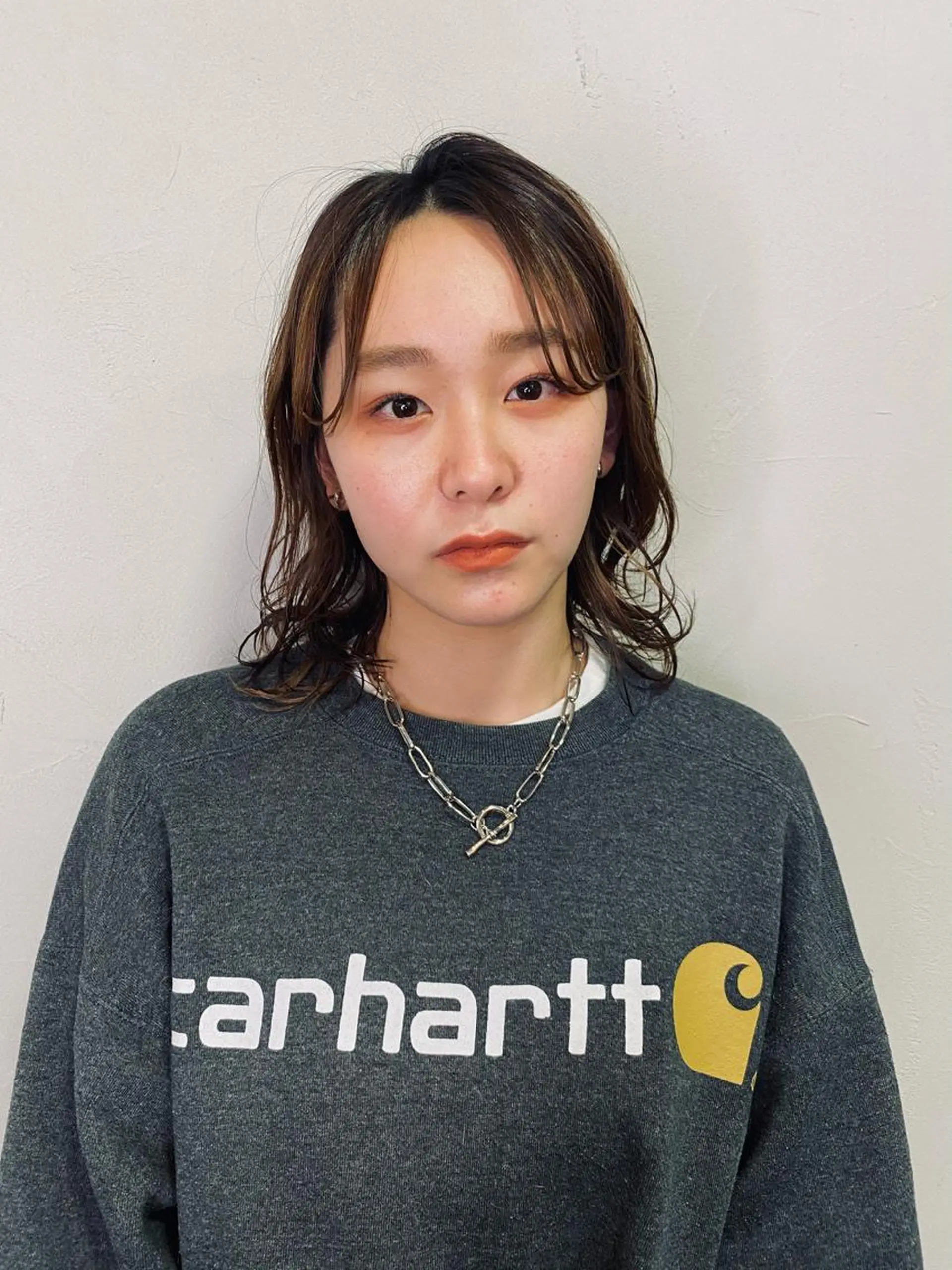 ミディアム ミディアムレイヤー ミディアムパーマ レイヤーカット devellope所属・宮腰 瑠果のヘアスタイル