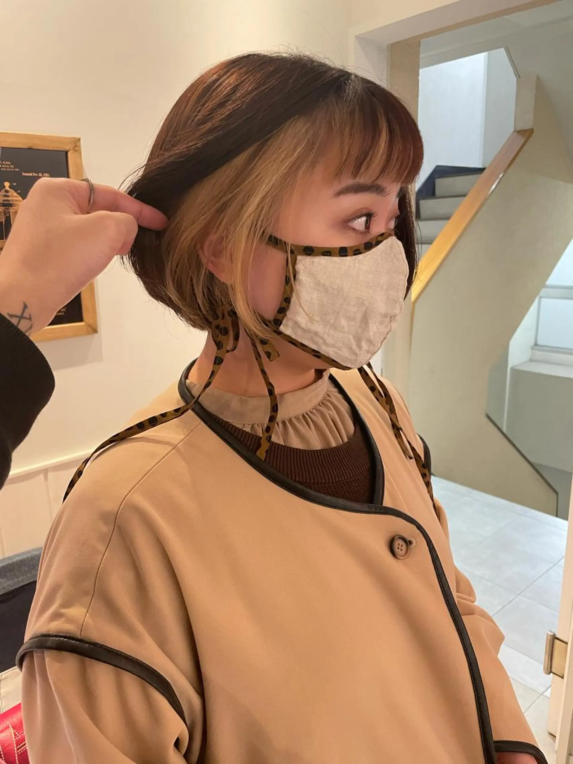 ショート カラー ケアブリーチ/ エクステ/レイヤーのヘアスタイル