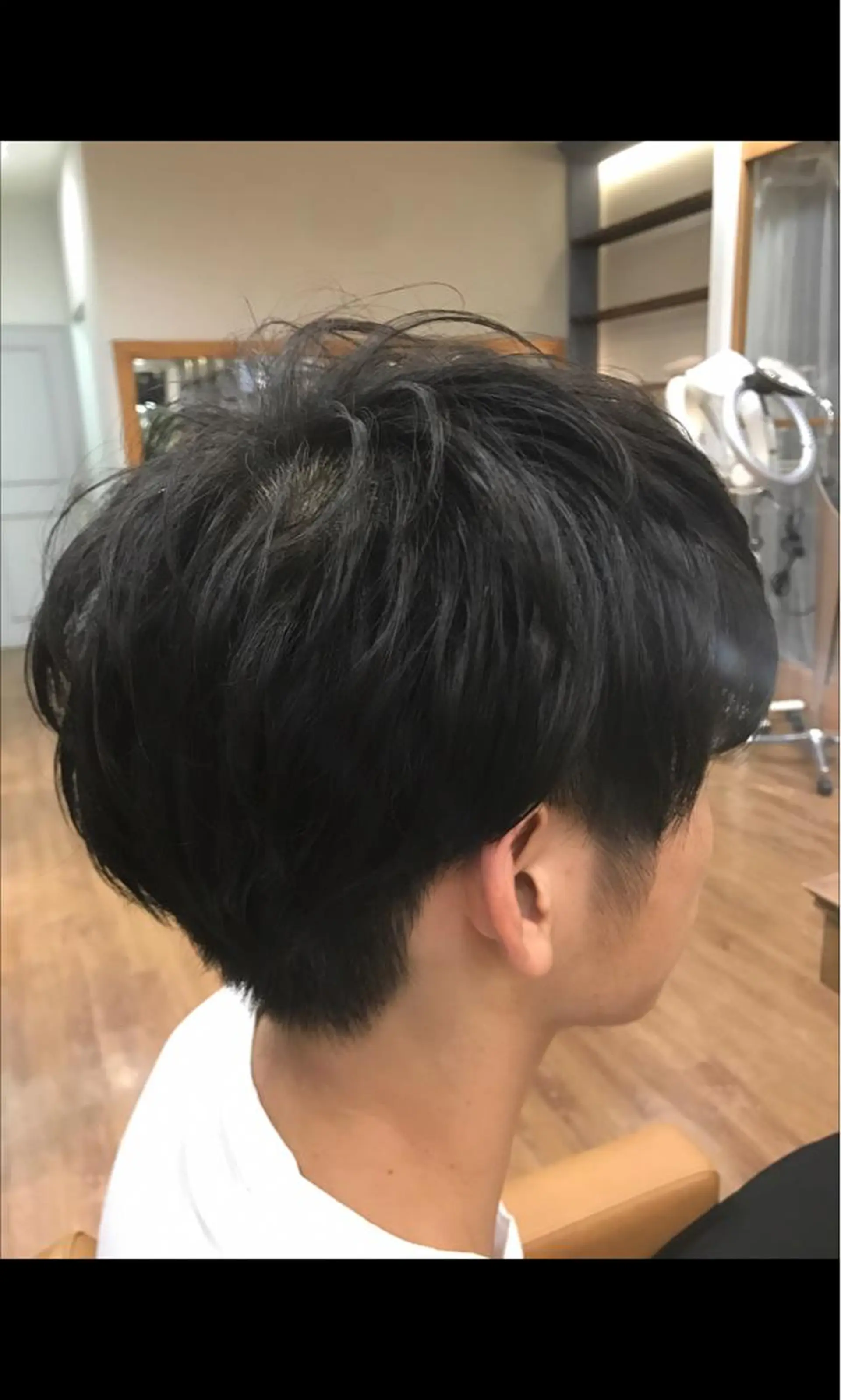 メンズ マッシュ 刈り上げ ひろせ かなのヘアスタイル