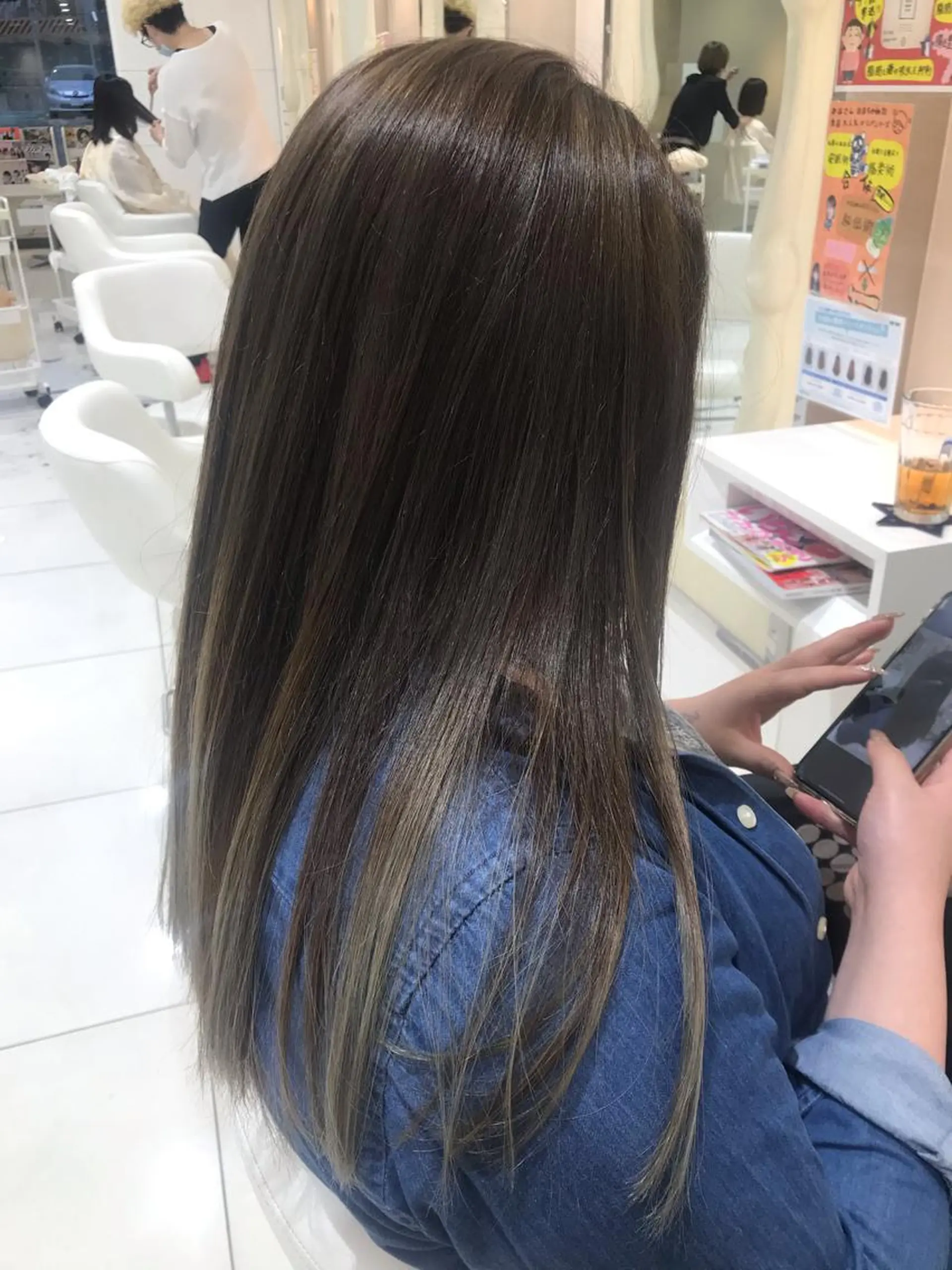 セミロング カラー グレージュ ハイライトカラー ハイライト 田中 あかねのヘアスタイル