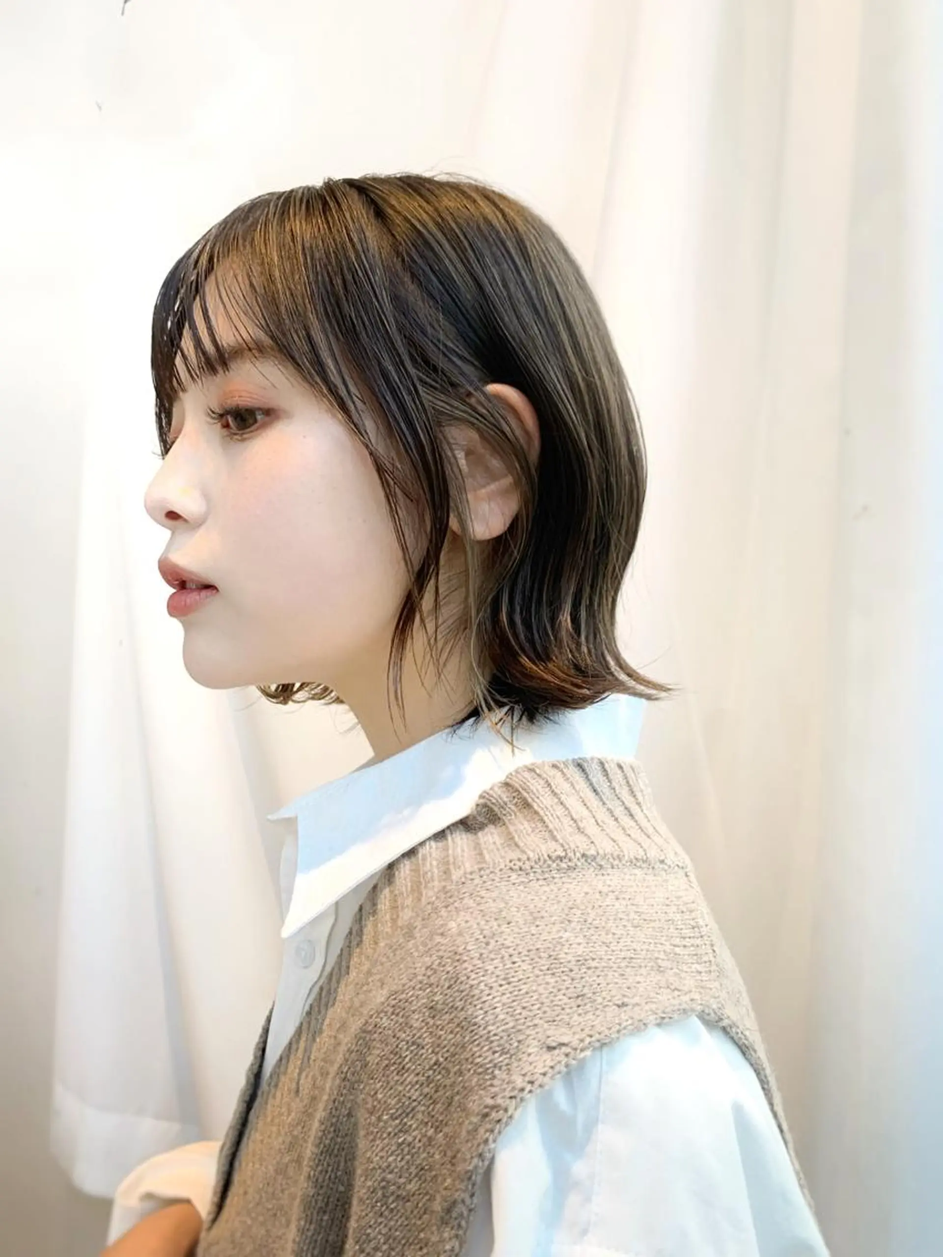 ミディアム カラー ベージュカラー 透明感カラー グレージュ ボブ カット ヘアカラー トリートメント レイヤー専門家 ダブルカラー修のヘアスタイル