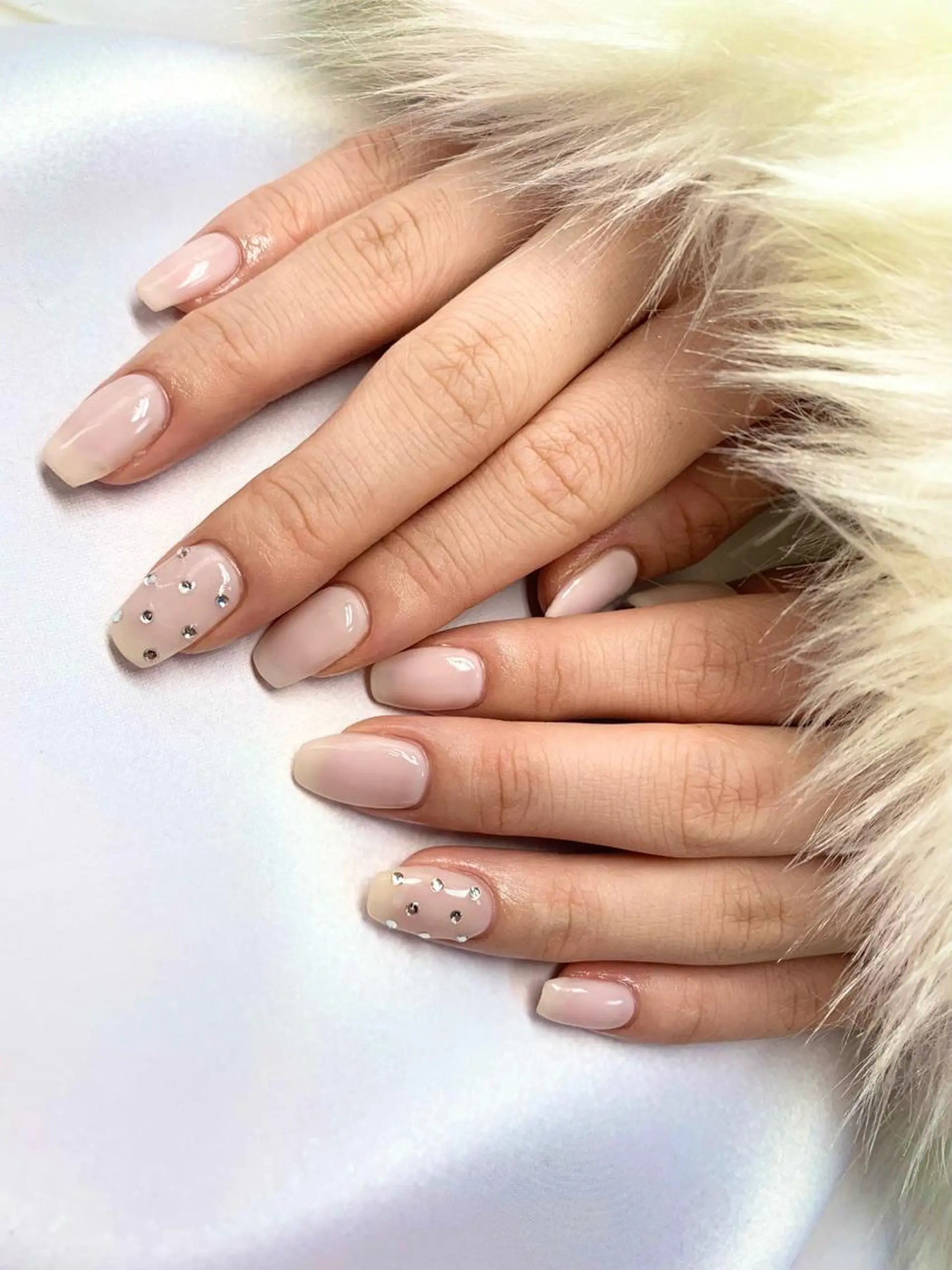 ネイル ワンカラーネイル ストーンネイル ハンドネイル 痩身/脱毛/ネイル HARUKAのエステ・リラクイメージ