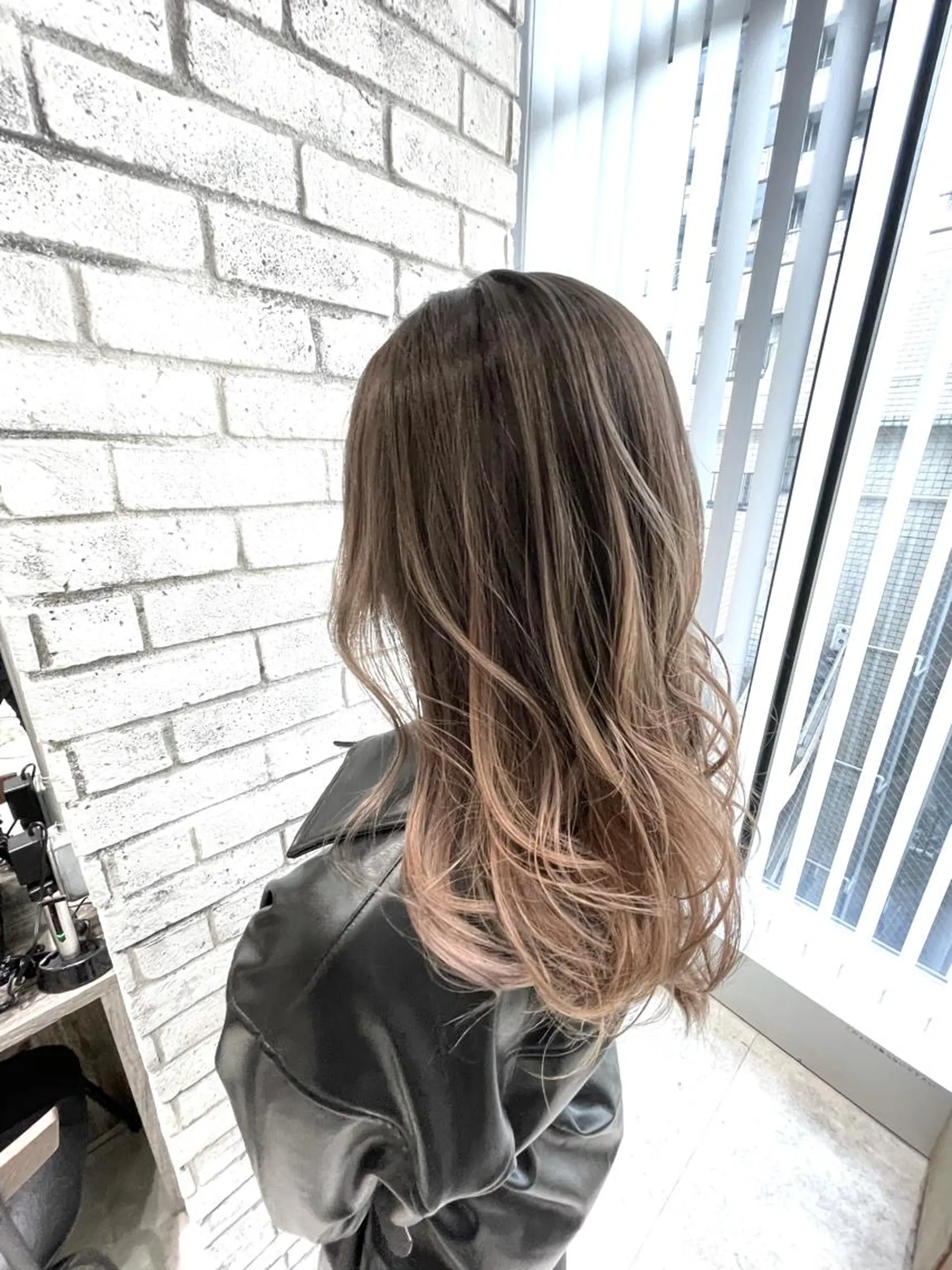 ロング カラー パーマ ヘアアレンジ メンズ キッズ ネイル マツエク・マツパ メンズバレイヤージュ バレイヤージュ レイヤーカット ヘアカラー バレイヤージュ🌱 渡邉悟🌱のヘアスタイル