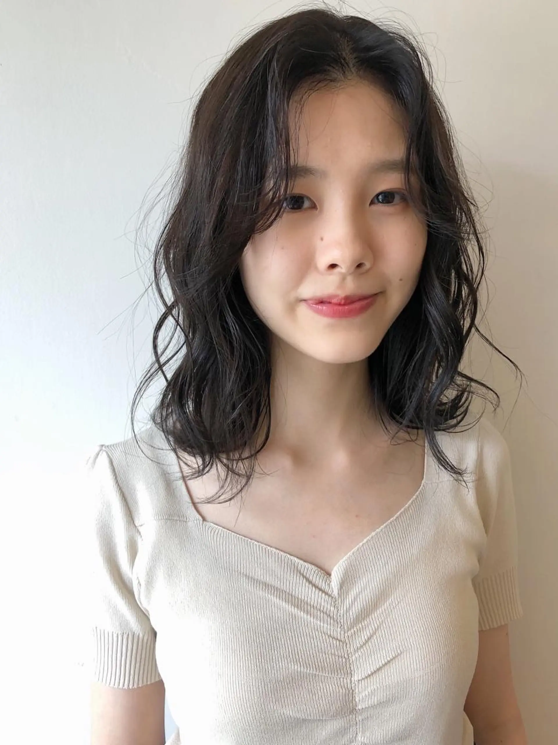 ミディアム カラー 安藤 佑衣のヘアスタイル
