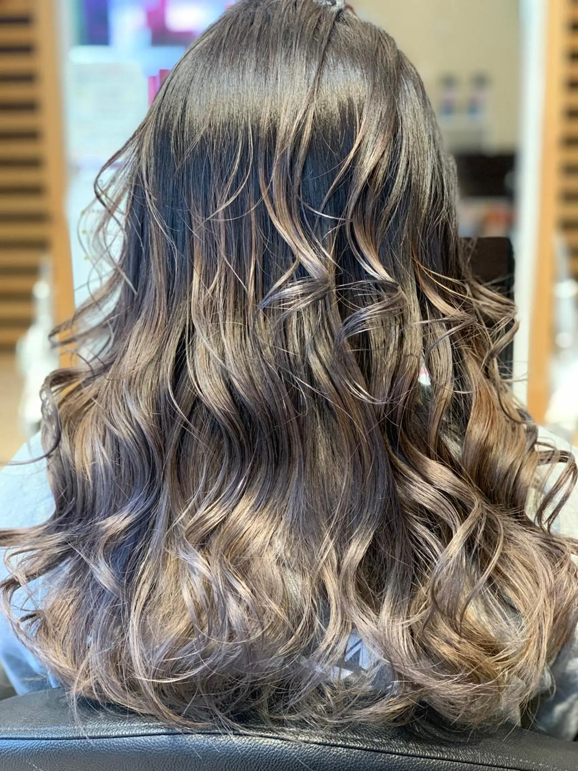 ロング カラー 関口 友行のヘアスタイル