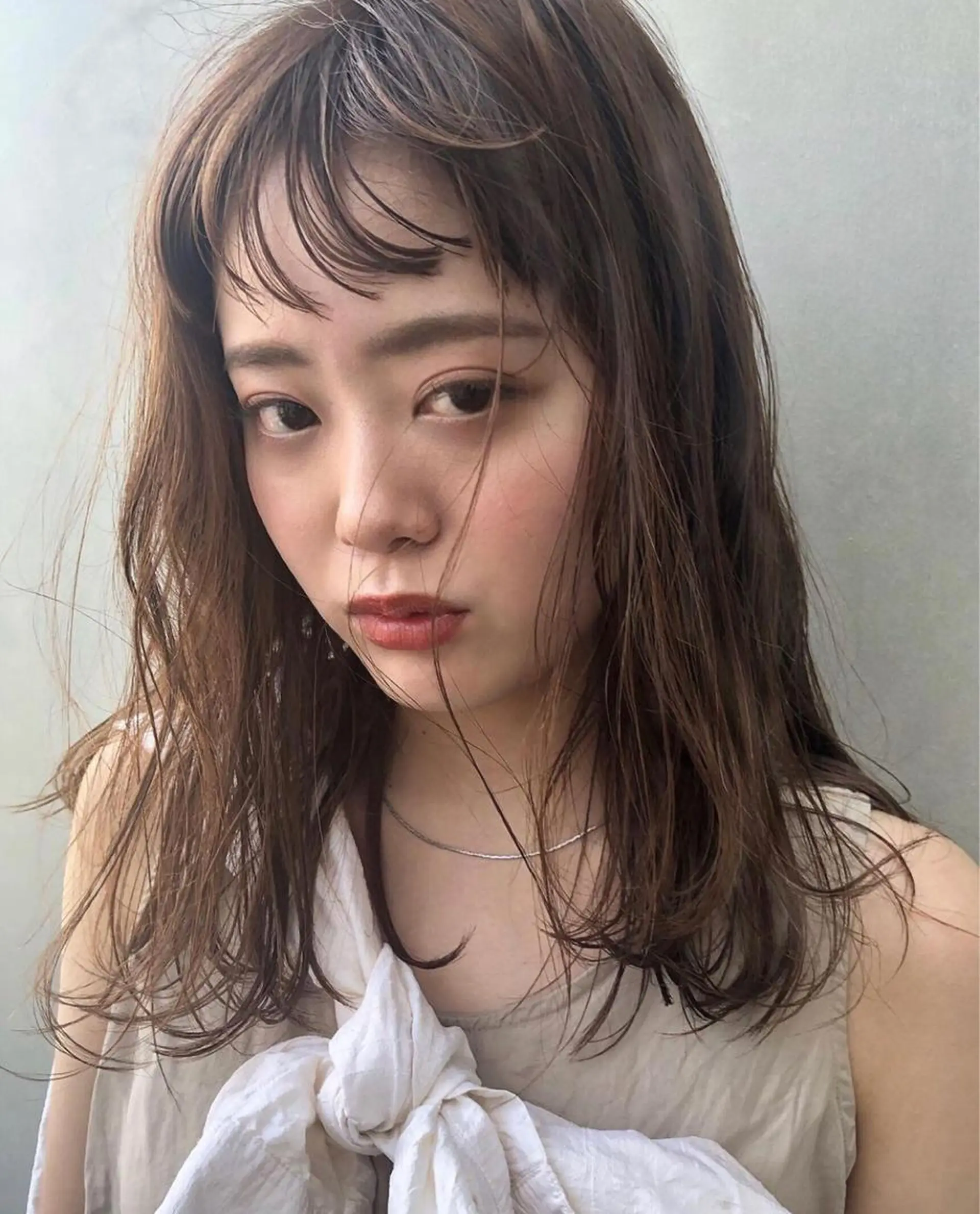 セミロング ヤスザトアヤノ ／レイヤー／オリーブのヘアスタイル