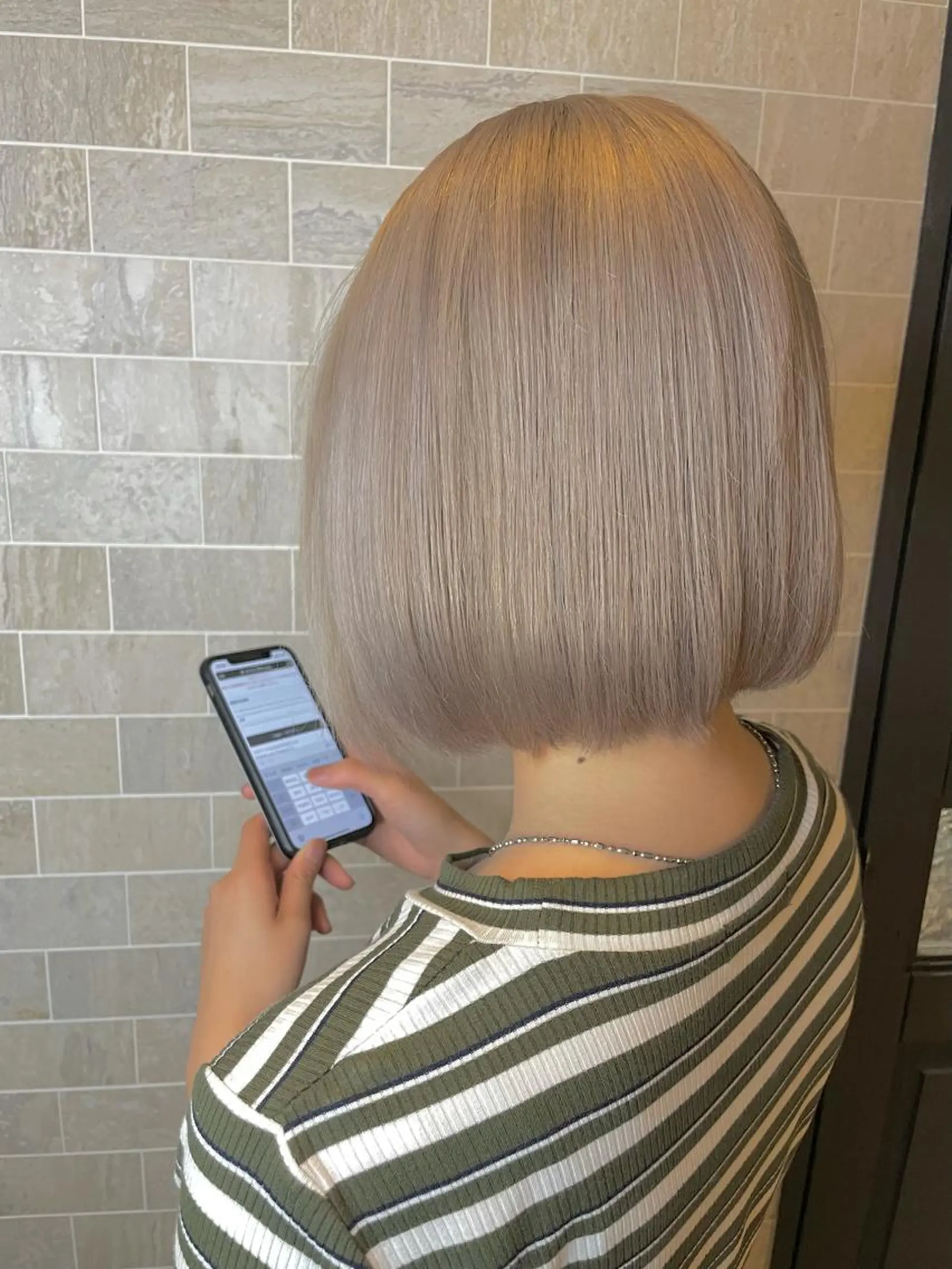 ショート ヘアカラー トリートメント ブリーチ毛矯正.髪質 改善.髪にドラマをのヘアスタイル