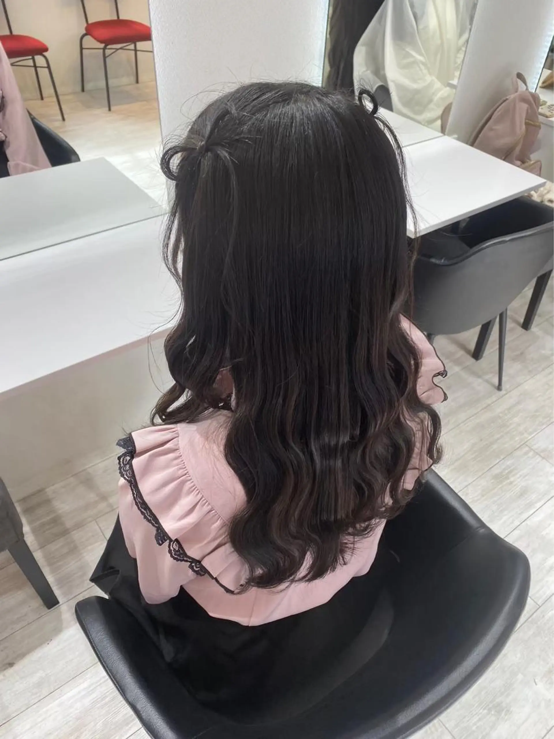 ロング 倉地 更彩のヘアスタイル